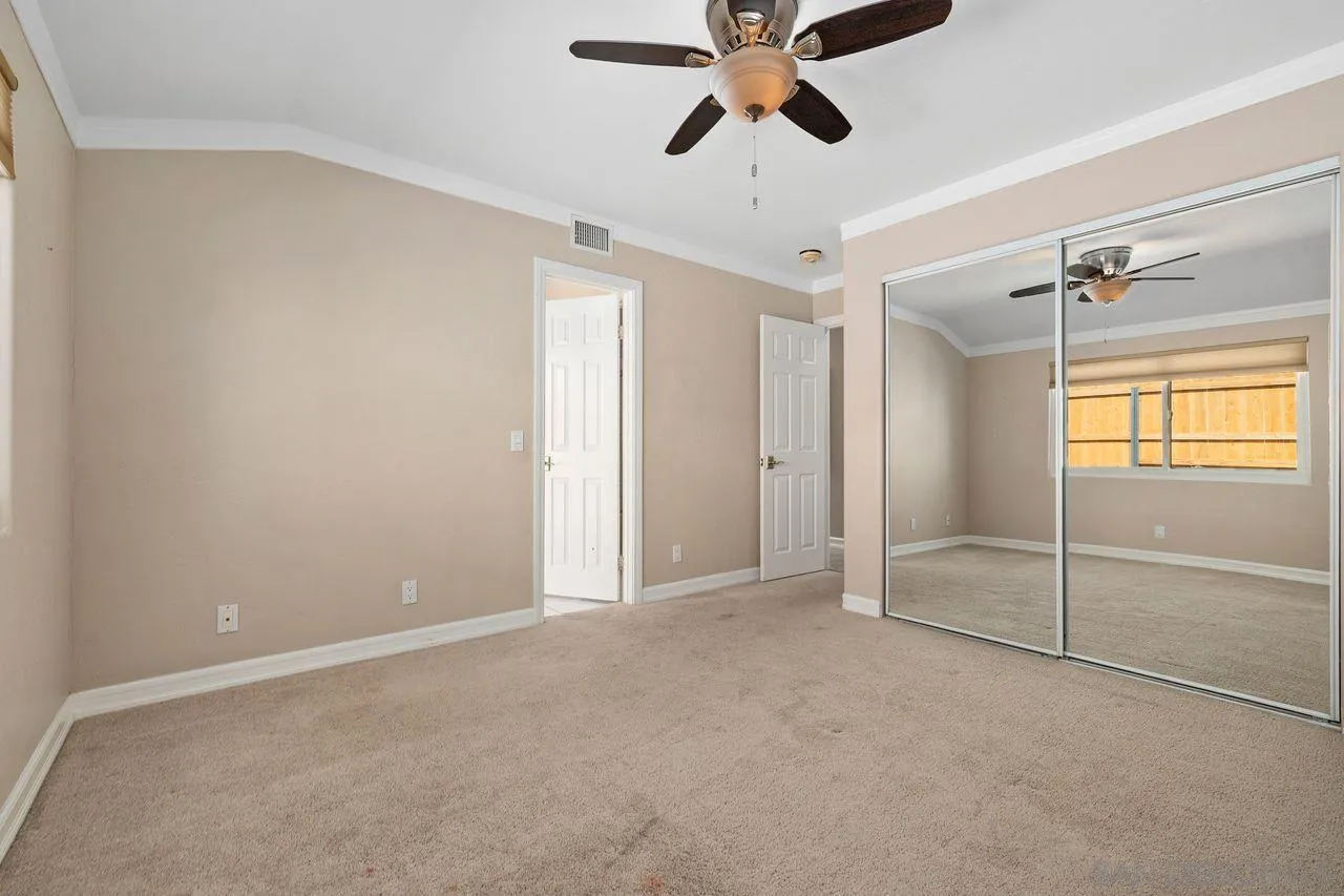 https://cdn.realtyfeed.com/cdn/127/260015217/8007c32c3f3bb2bddce4c30eff4da1f3.webp