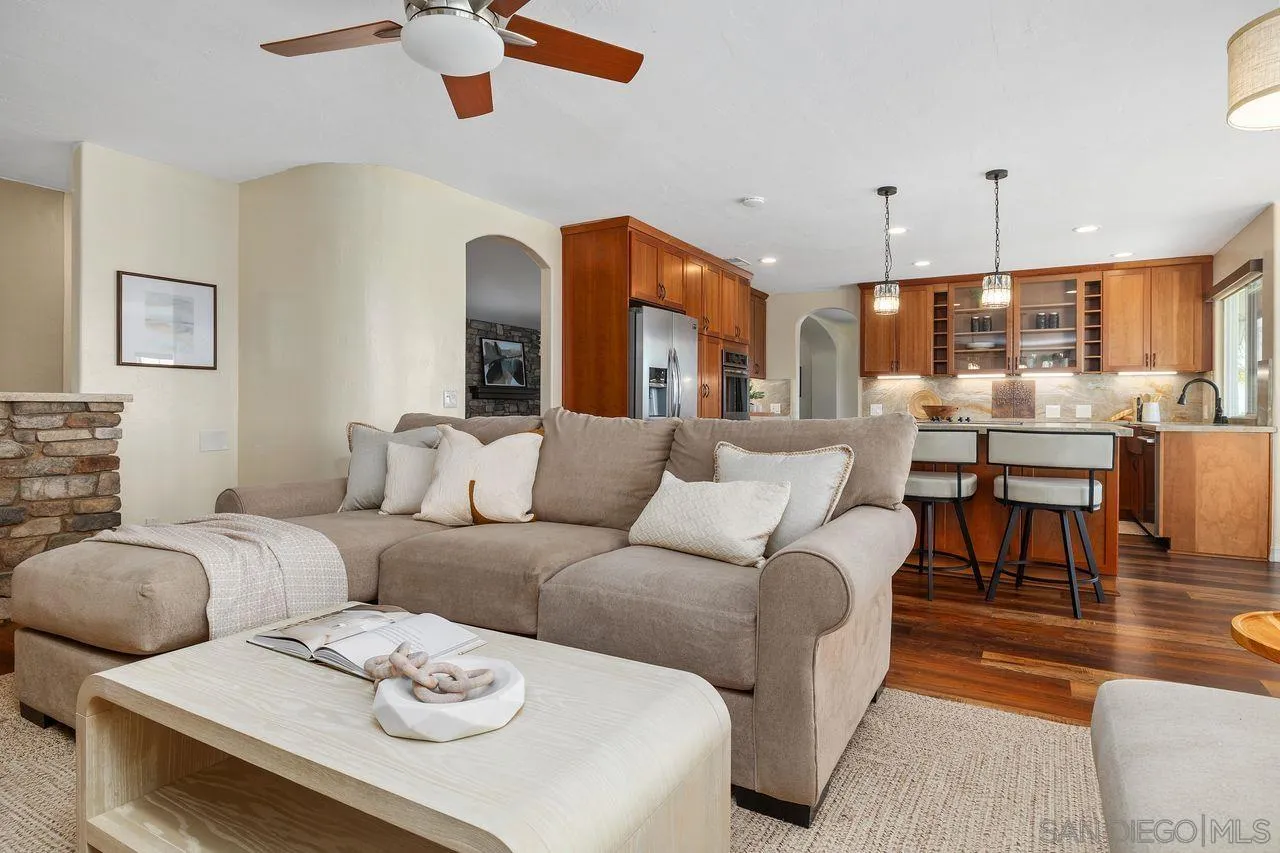 https://cdn.realtyfeed.com/cdn/127/260015217/8ab0640d3ab7fe0fe4af6a6d4a1ab53d.webp