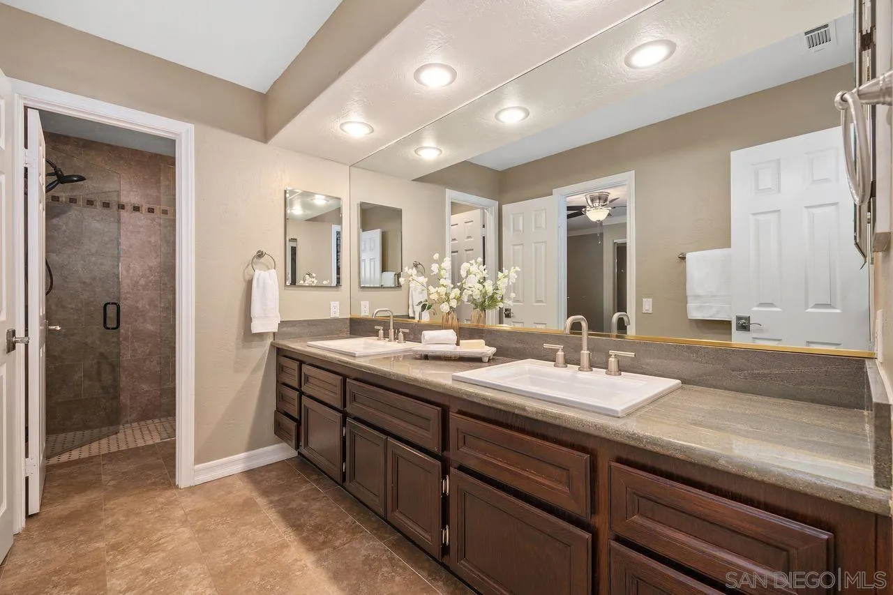 https://cdn.realtyfeed.com/cdn/127/260015217/eb7a5c65f3cb84baf31aa257a5716e1d.webp