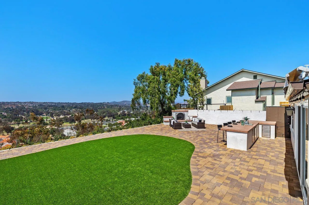 https://cdn.realtyfeed.com/cdn/127/260015217/f242d7d7ab3e5d47aa3fb5ea5052cd1b.webp