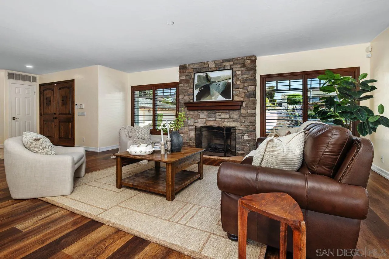 https://cdn.realtyfeed.com/cdn/127/260015217/f931244ee73a634f6611c96687b0ba37.webp