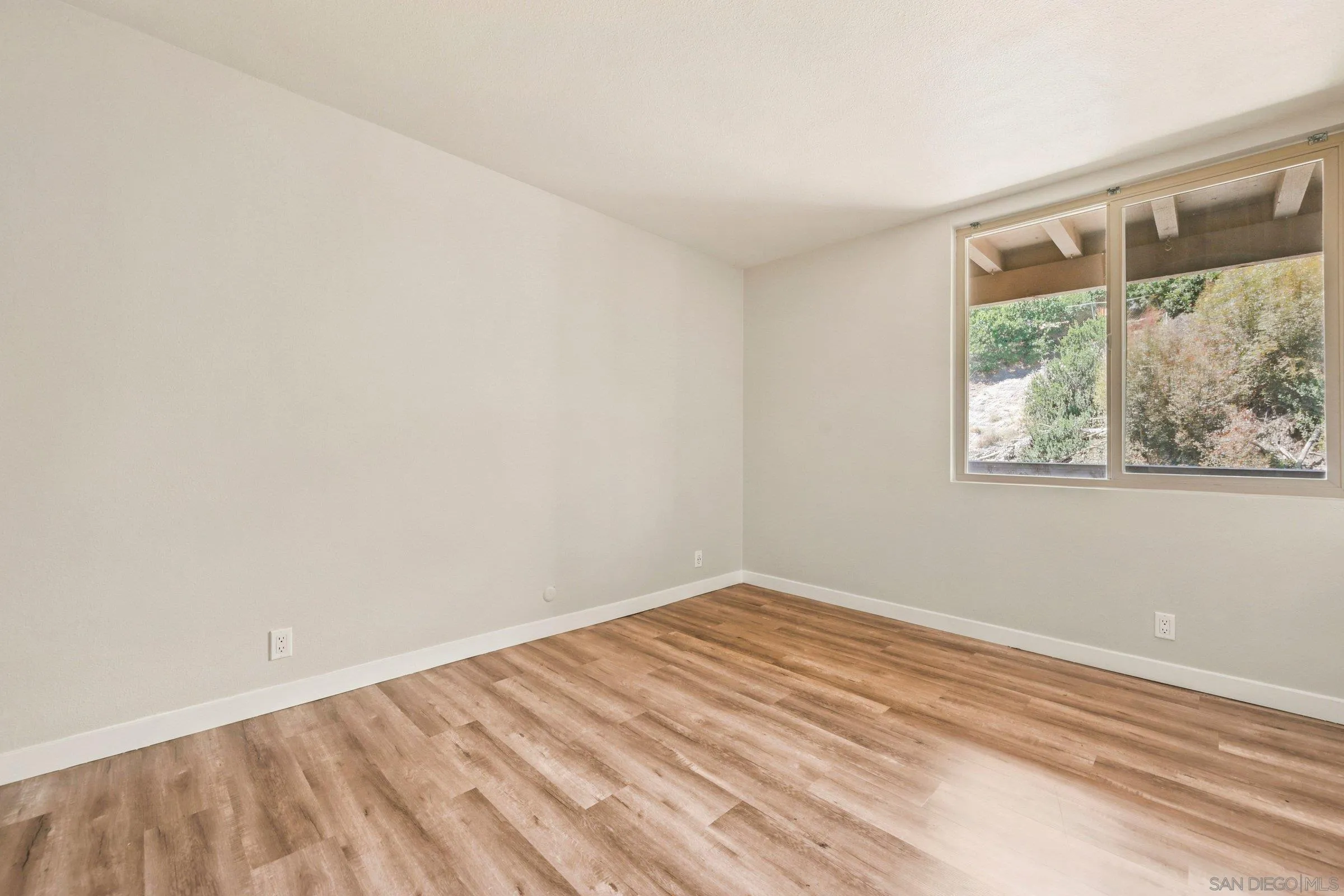 Photo #17: 260015222 Listing: Photo #17