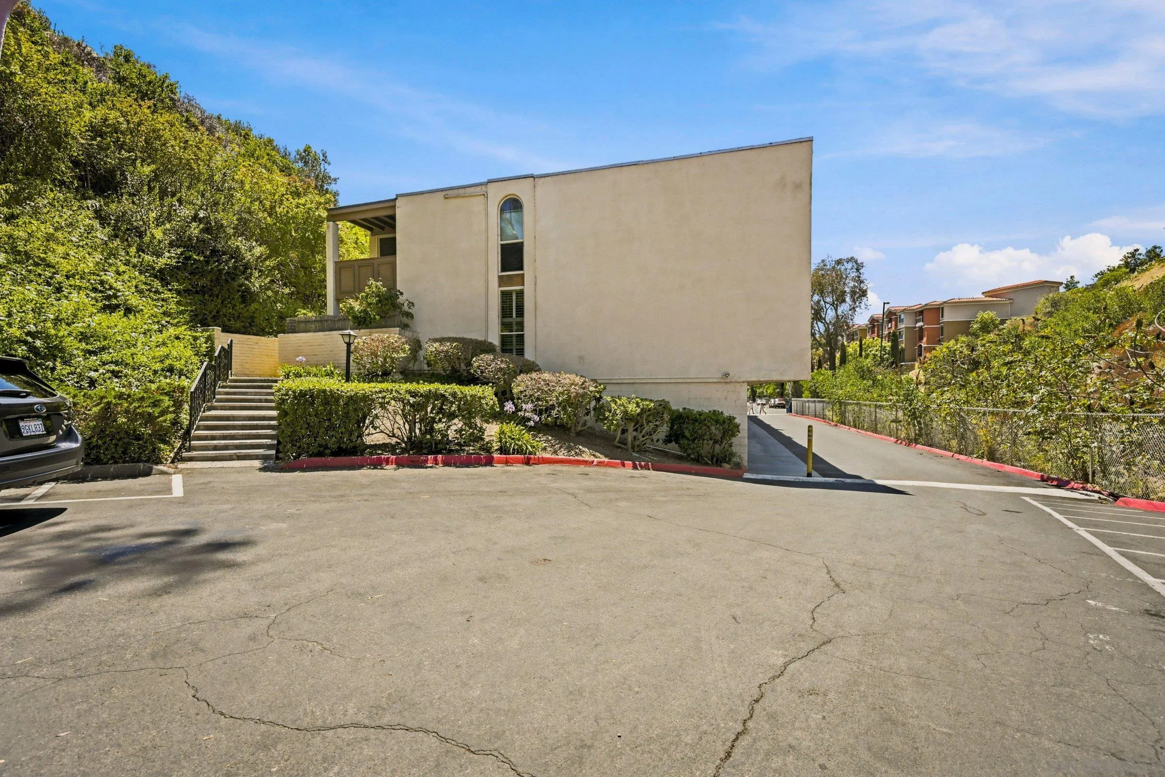 Photo #3: 260015222 Listing: Photo #3