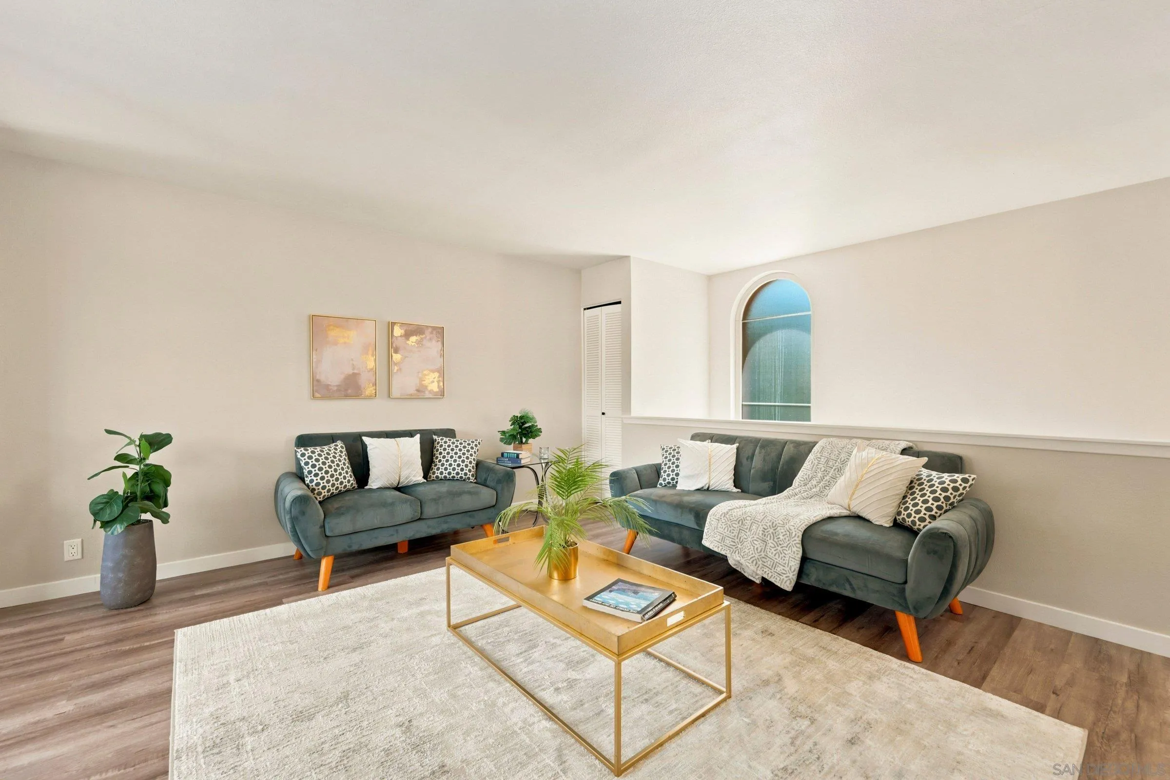Photo #7: 260015222 Listing: Photo #7
