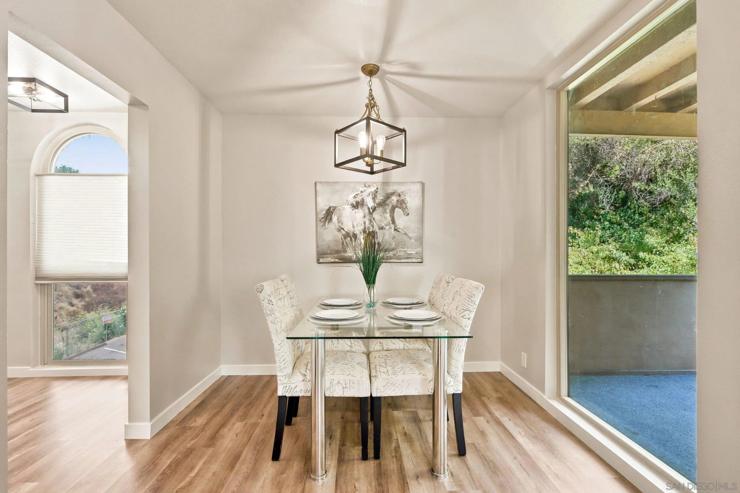 Photo #8: 260015222 Listing: Photo #8