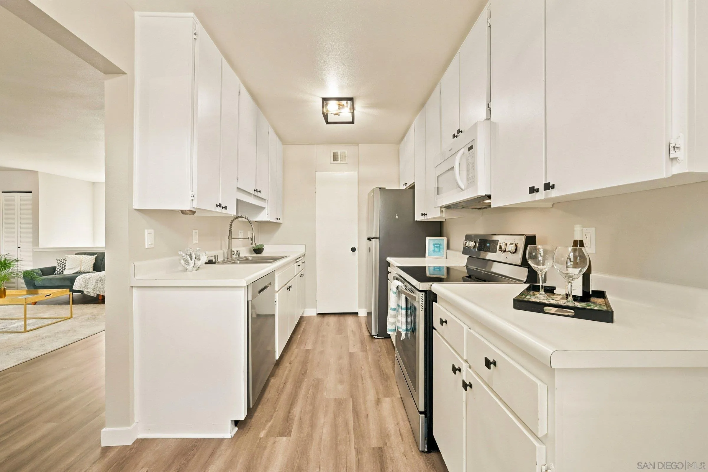 Photo #14: 260015222 Listing: Photo #14