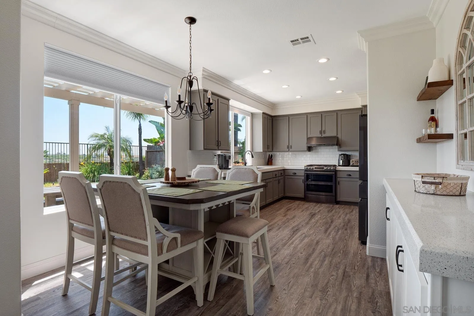 https://cdn.realtyfeed.com/cdn/127/260015225/818ac24220292a637482176dabea4ca2.webp
