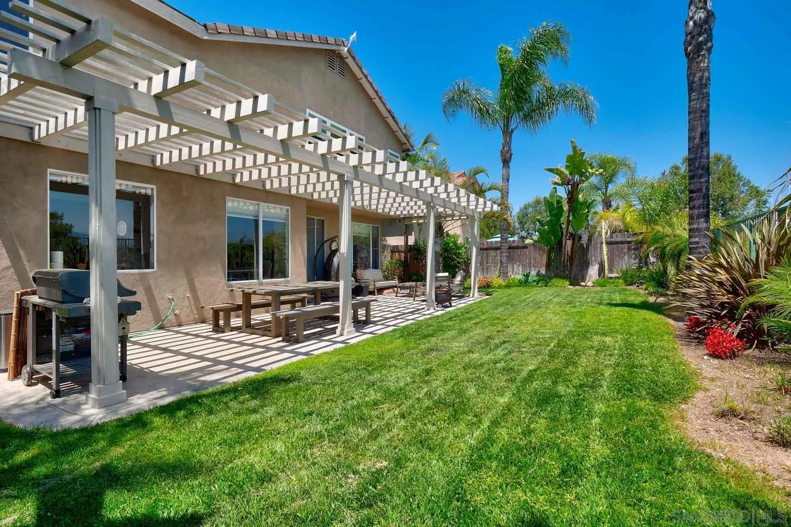 https://cdn.realtyfeed.com/cdn/127/260015225/f12d99a5f7b75bac0cd842bc056e3735.webp