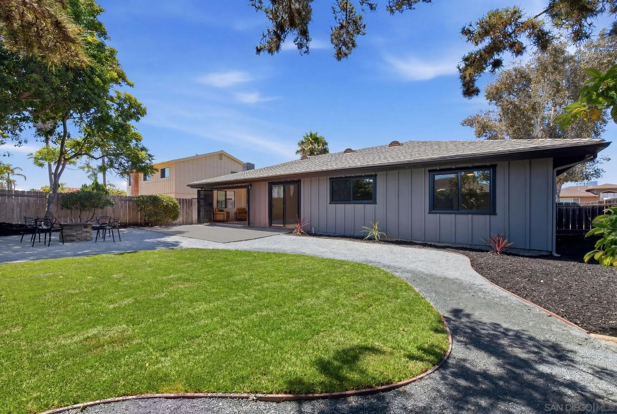 https://cdn.realtyfeed.com/cdn/127/260015226/b1fd393f1db59b1f8e894d5a37d1e69d.webp