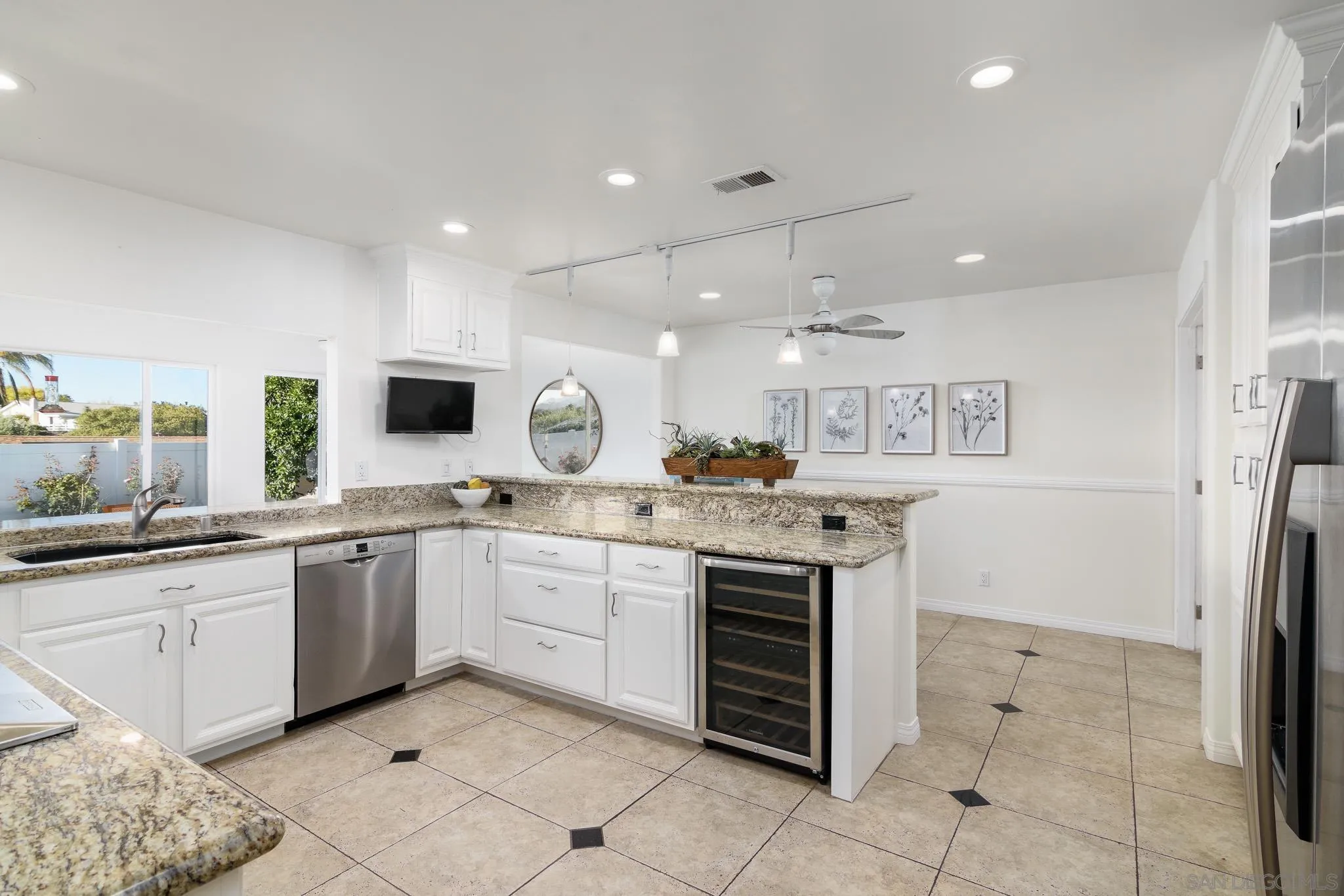 https://cdn.realtyfeed.com/cdn/127/260015228/0ee4b597f97bd82a1a4e2315432fc8b2.webp