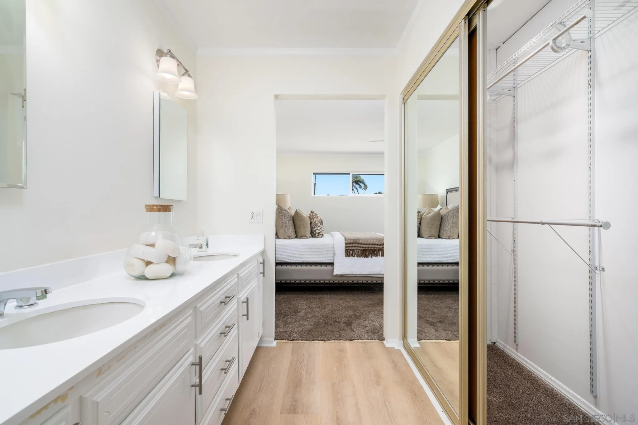 https://cdn.realtyfeed.com/cdn/127/260015228/5447f4c8712274767337023022d91825.webp