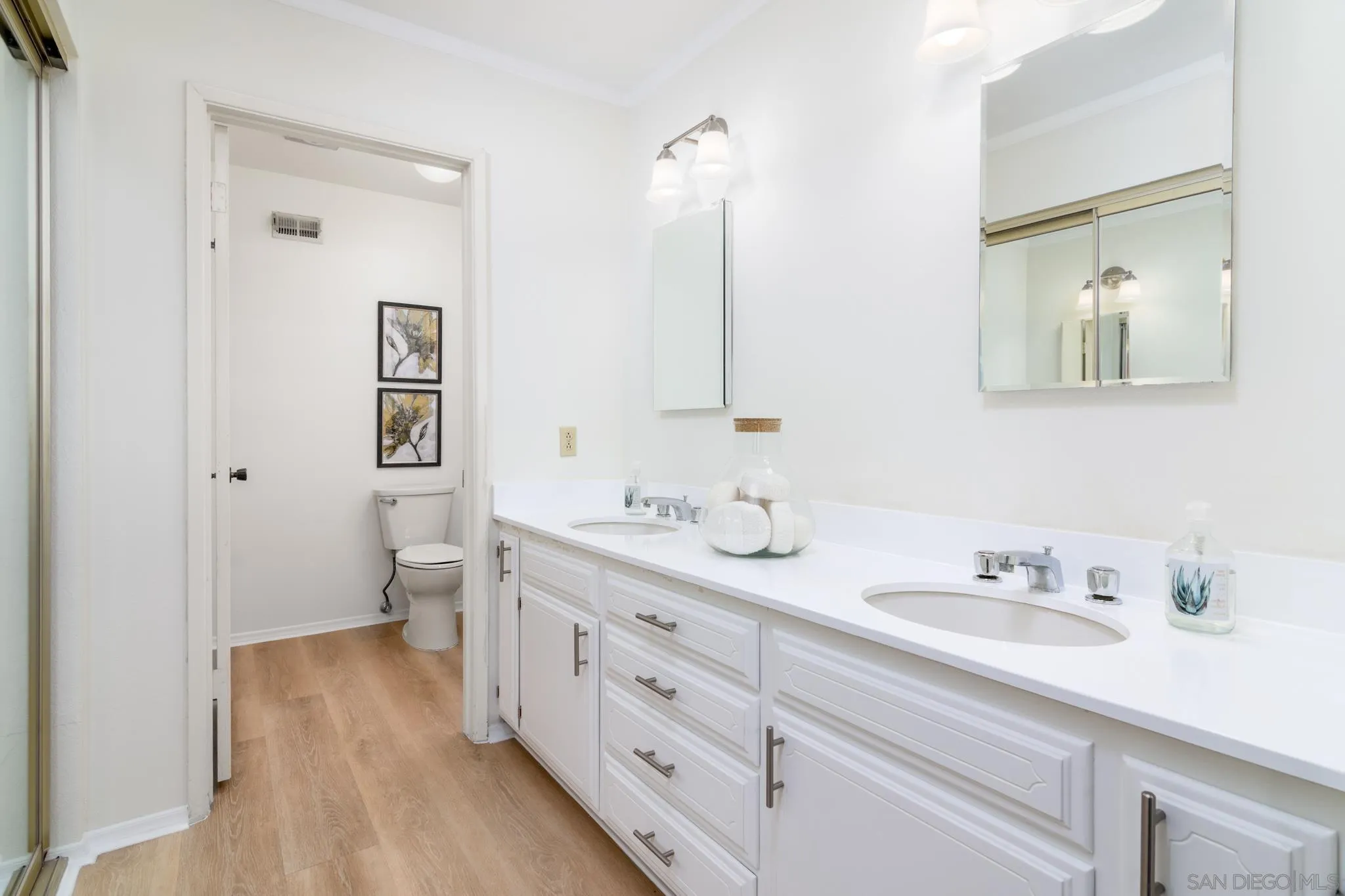 https://cdn.realtyfeed.com/cdn/127/260015228/710011996b1780d5d93e0affde7c1097.webp