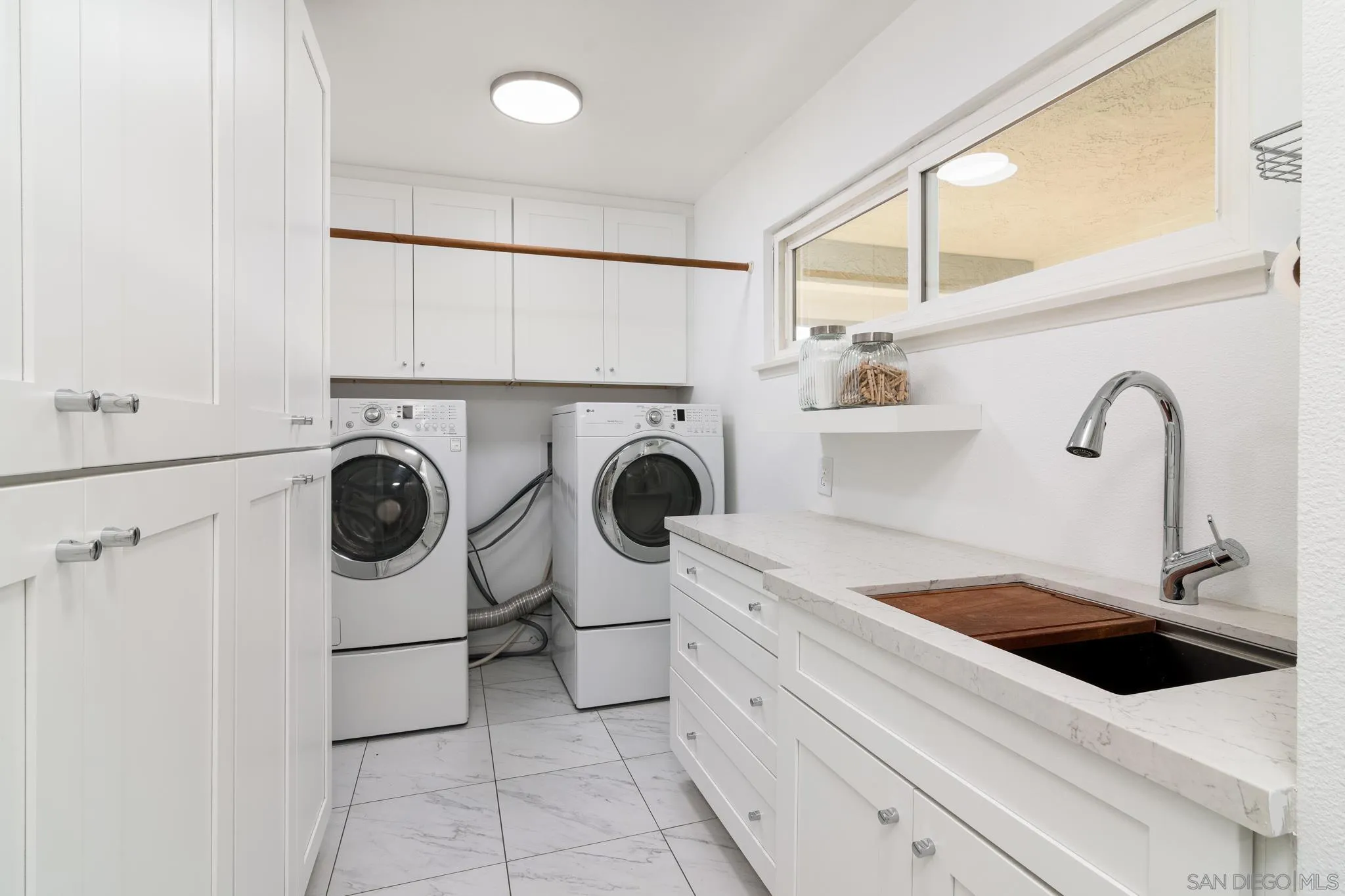 https://cdn.realtyfeed.com/cdn/127/260015228/722371166f906f851564b0af31506e70.webp
