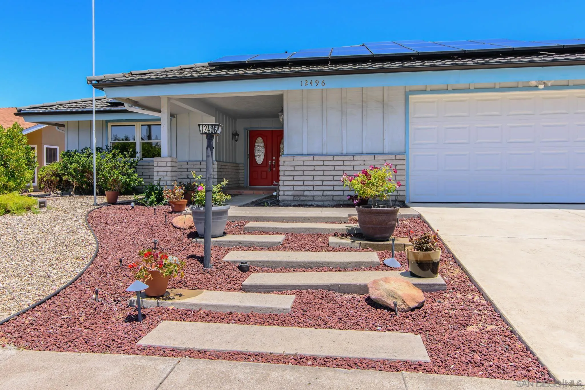 https://cdn.realtyfeed.com/cdn/127/260015228/825ed1511206bf8af5847407935e6d55.webp