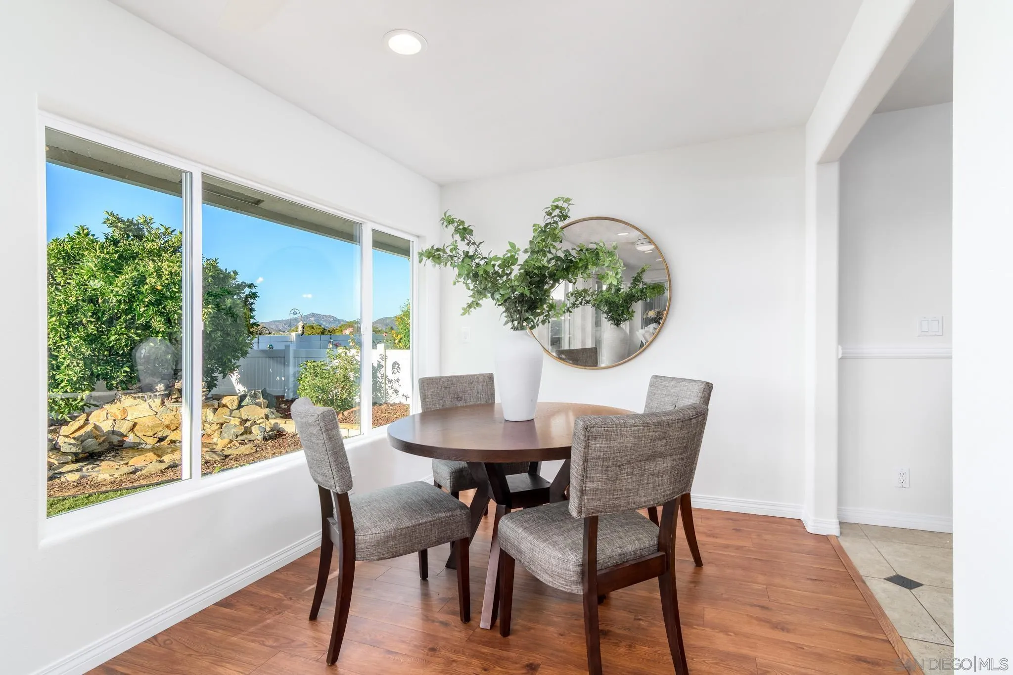 https://cdn.realtyfeed.com/cdn/127/260015228/8b4a383cf995a47fba715760f5b5ece3.webp