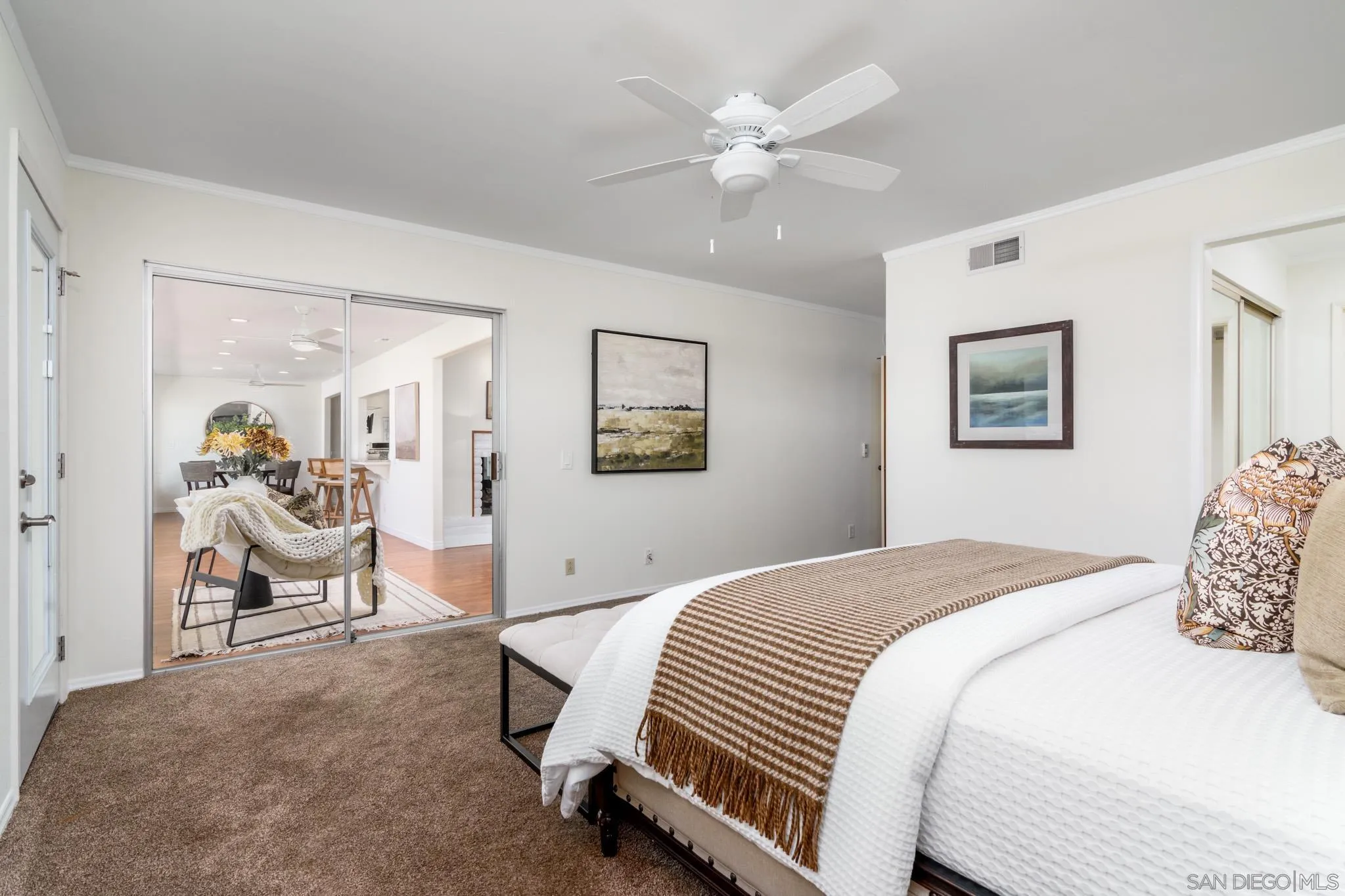 https://cdn.realtyfeed.com/cdn/127/260015228/8bf5d5e2777a0be7e1a8f4582429193b.webp