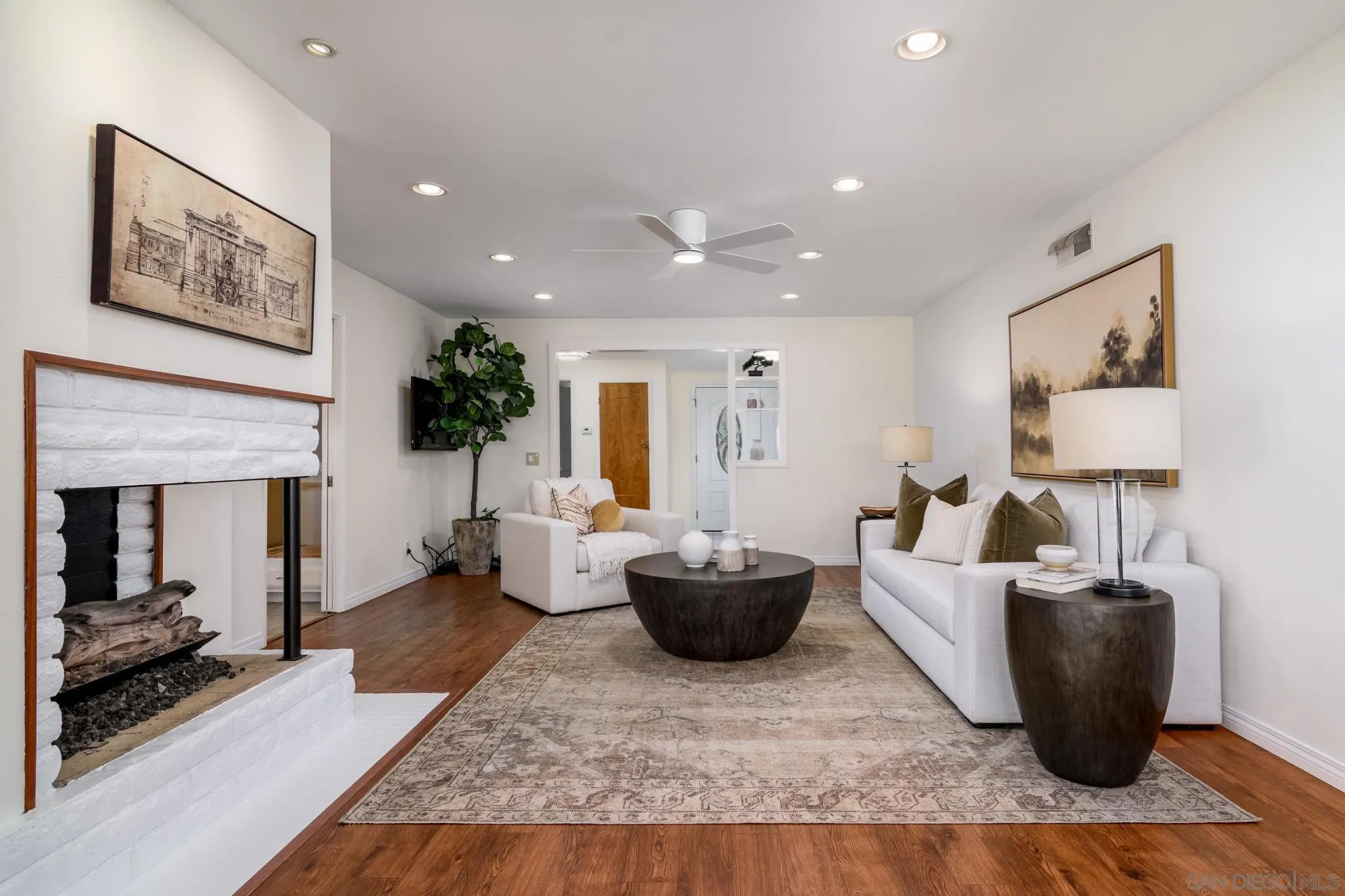 https://cdn.realtyfeed.com/cdn/127/260015228/a26aee138577cfcb3a9c4474c3f8a44a.webp