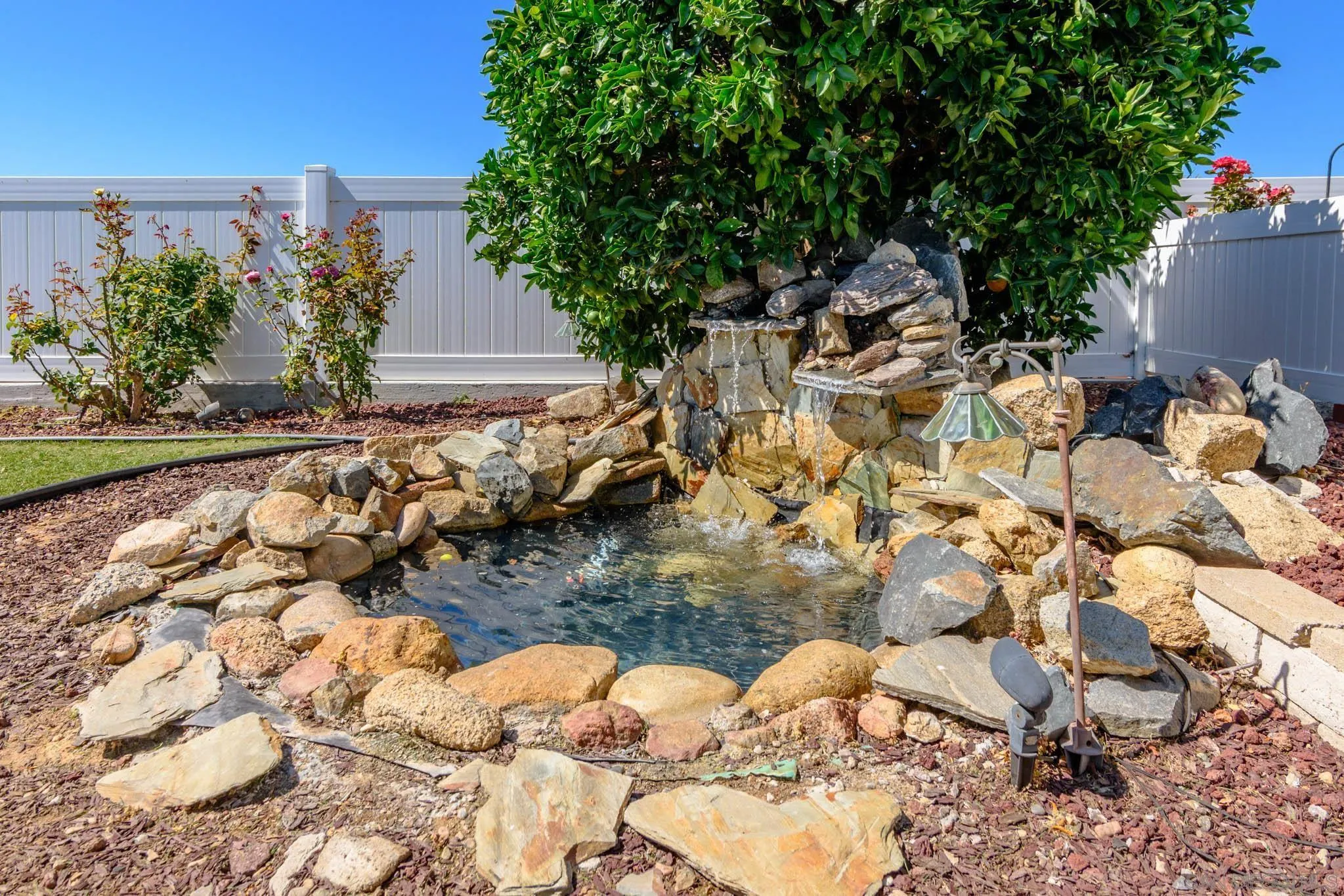 https://cdn.realtyfeed.com/cdn/127/260015228/b936fb12275f86e167cccdd57773858a.webp