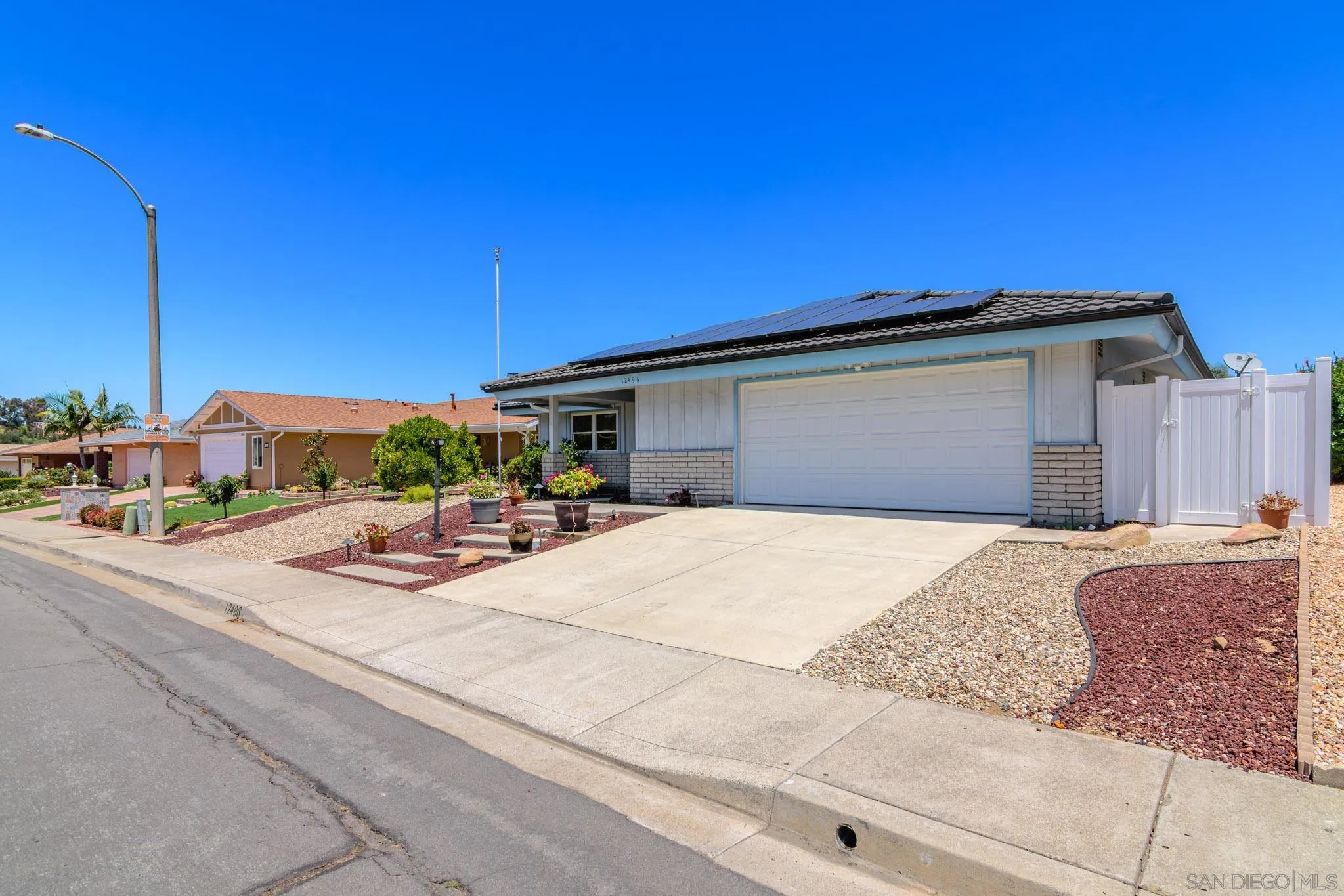 https://cdn.realtyfeed.com/cdn/127/260015228/ec3d61f80adfb78e4906b302d58ff28a.webp
