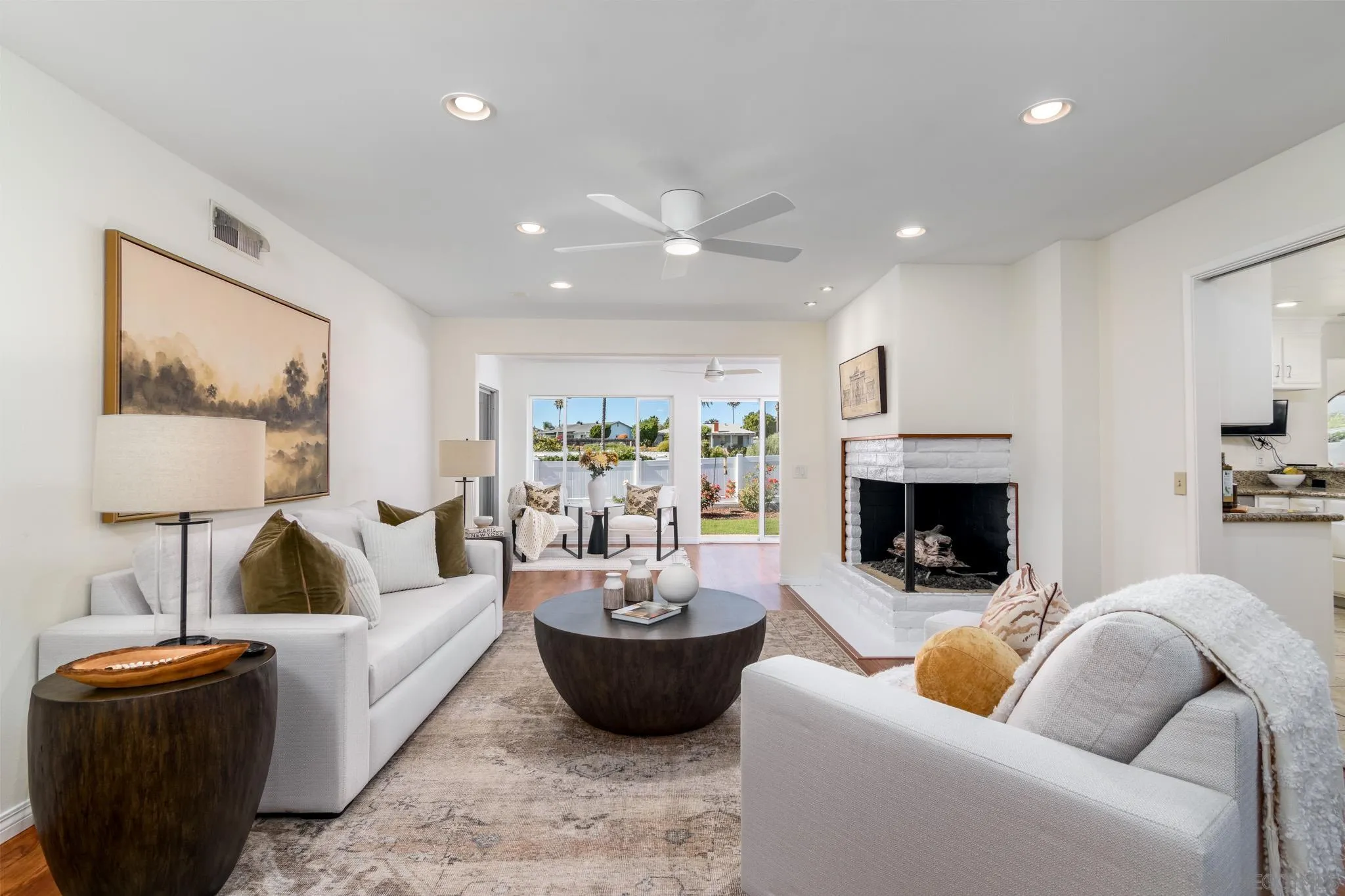 https://cdn.realtyfeed.com/cdn/127/260015228/fe1a085f7800903f3e72e47927cbb62a.webp
