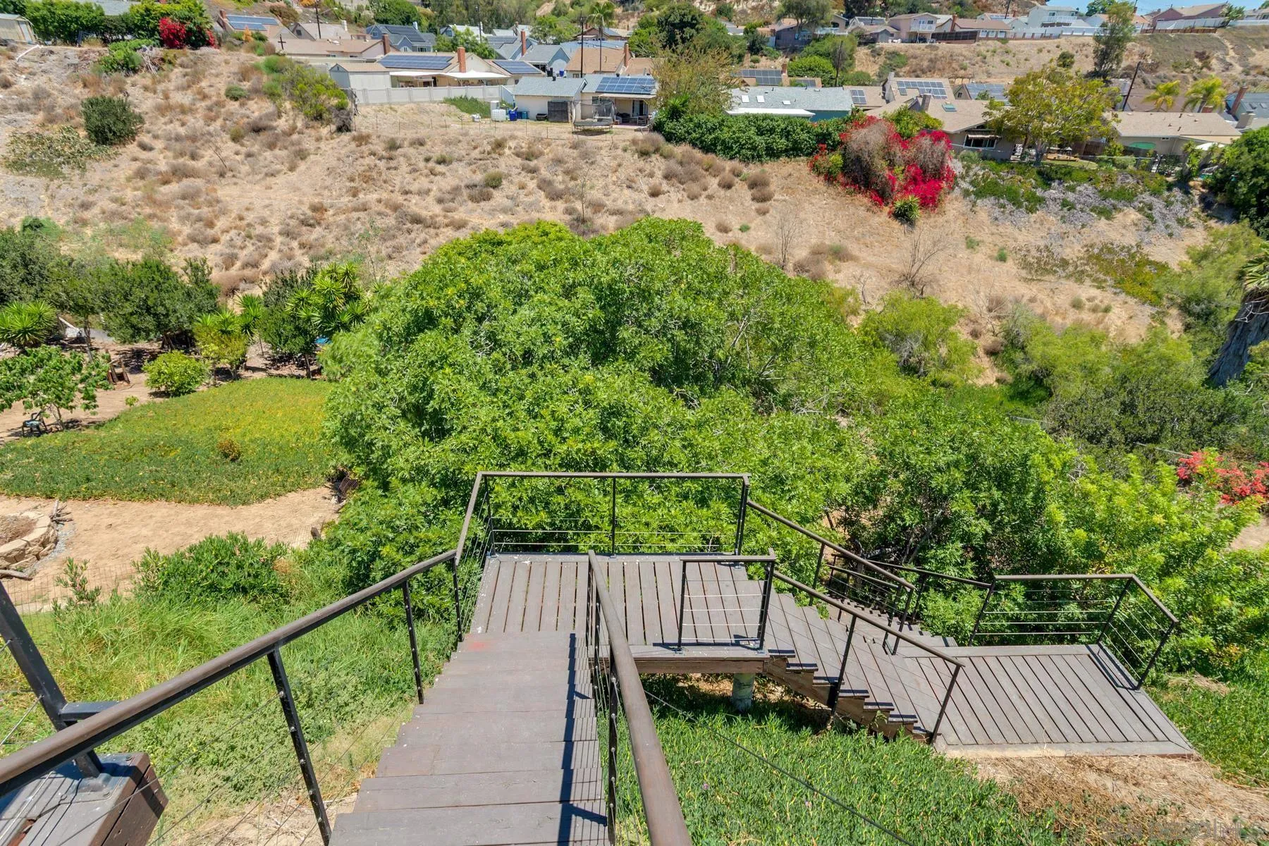 https://cdn.realtyfeed.com/cdn/127/260015230/0e52057745ea8d81d627f0c9cce32dfc.webp