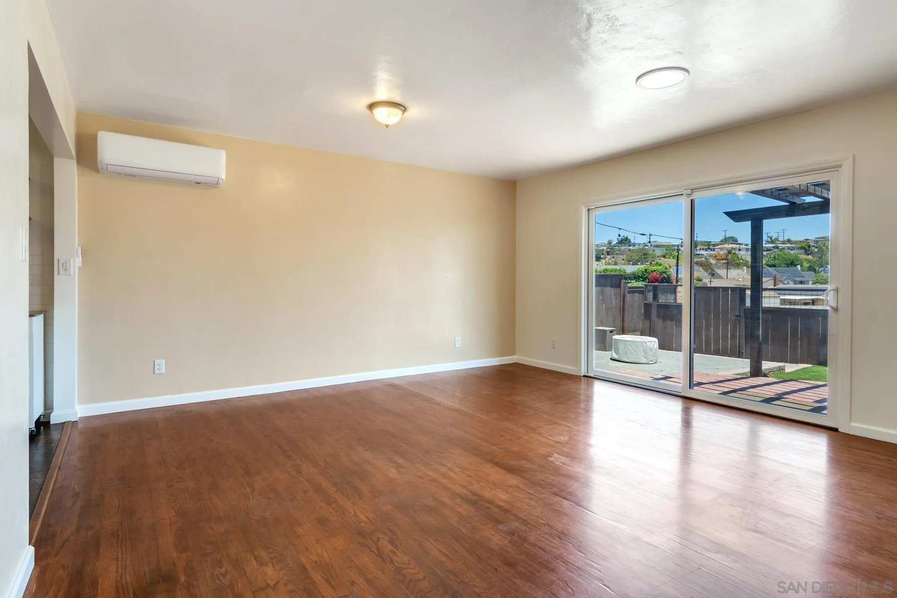 2533 Calle Tres Lomas, San Diego, CA 92139 - Photo 5 of 32, San Diego, CA