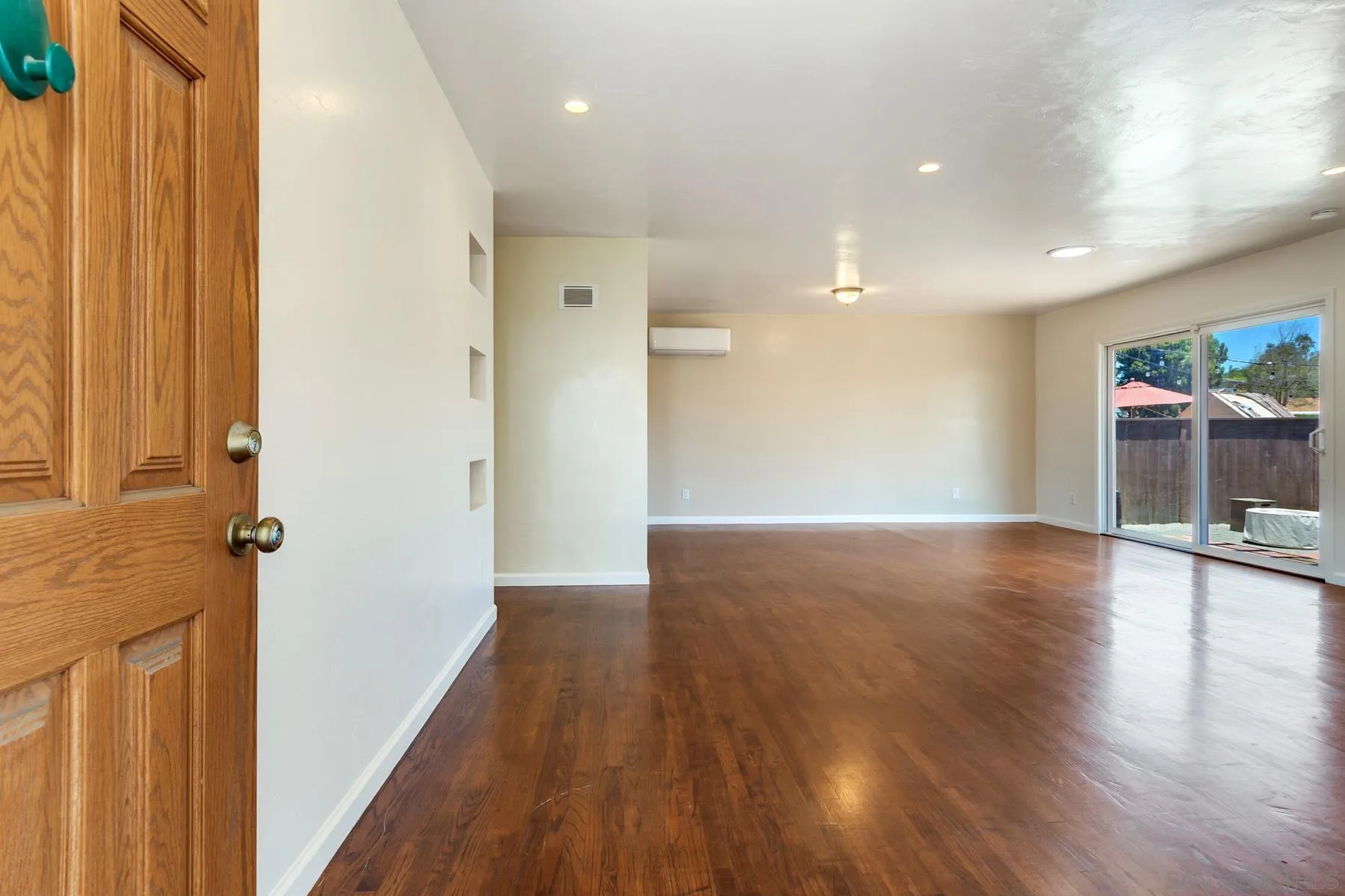 2533 Calle Tres Lomas, San Diego, CA 92139 - Photo 3 of 32, San Diego, CA