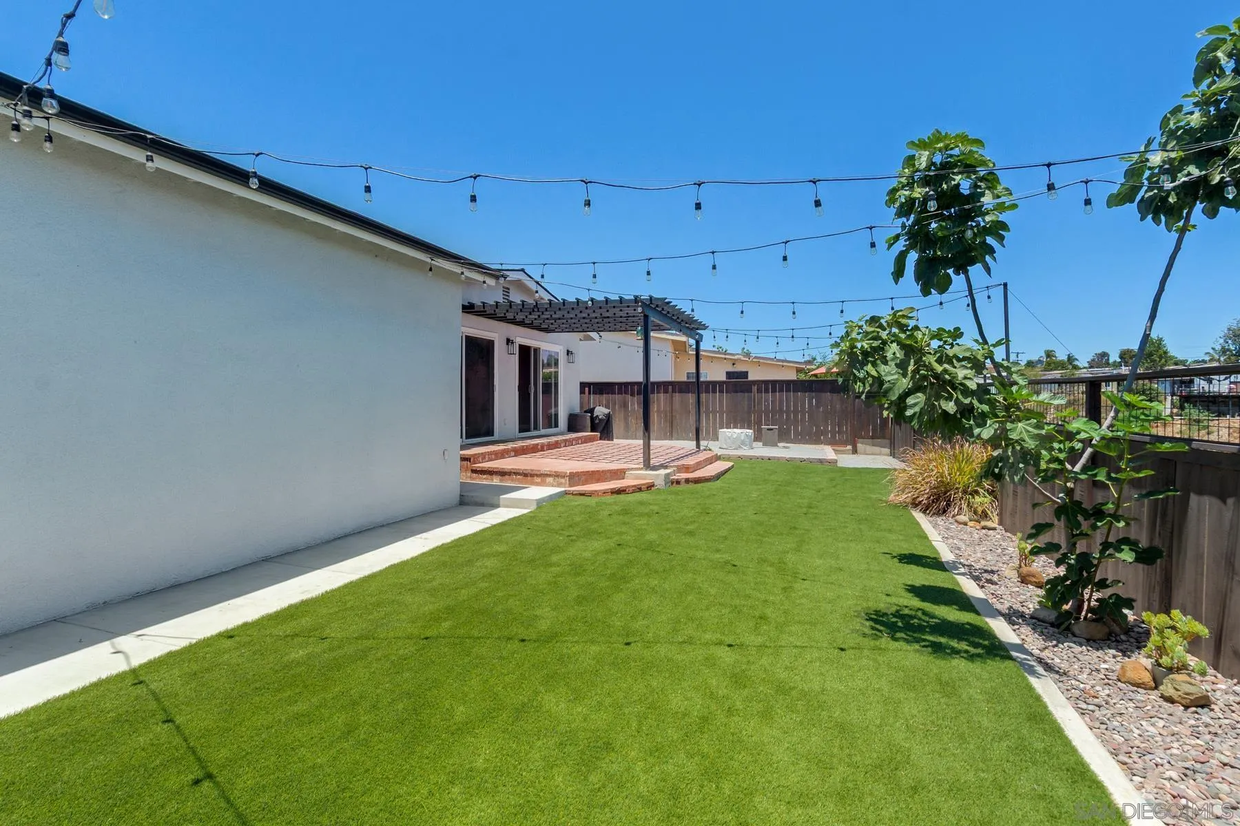 https://cdn.realtyfeed.com/cdn/127/260015230/9d9b2cff74b7bb3dfdfa2f04d554cdc5.webp