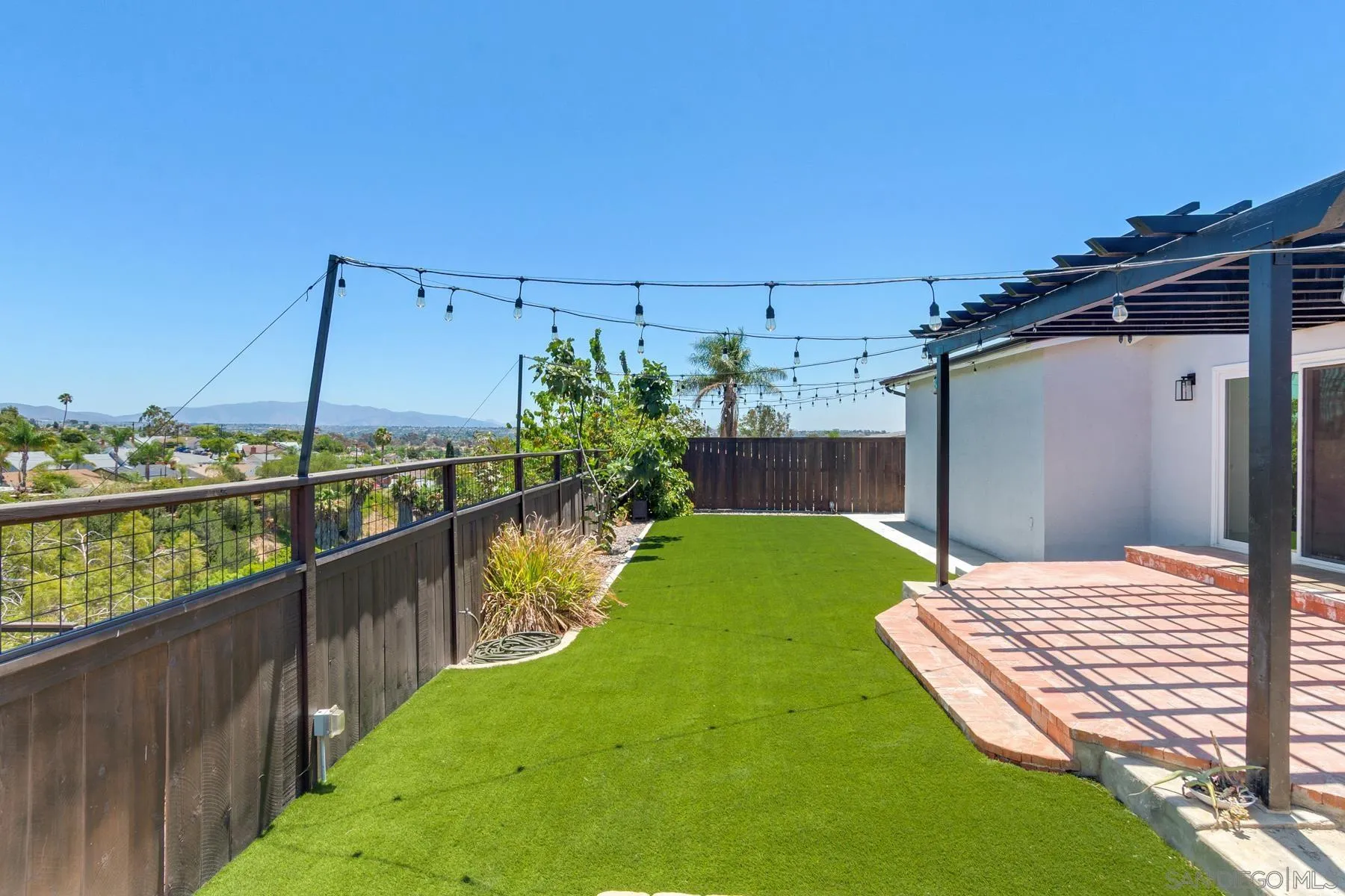https://cdn.realtyfeed.com/cdn/127/260015230/a142db92c4deb41b6cca5b48b234cbb5.webp