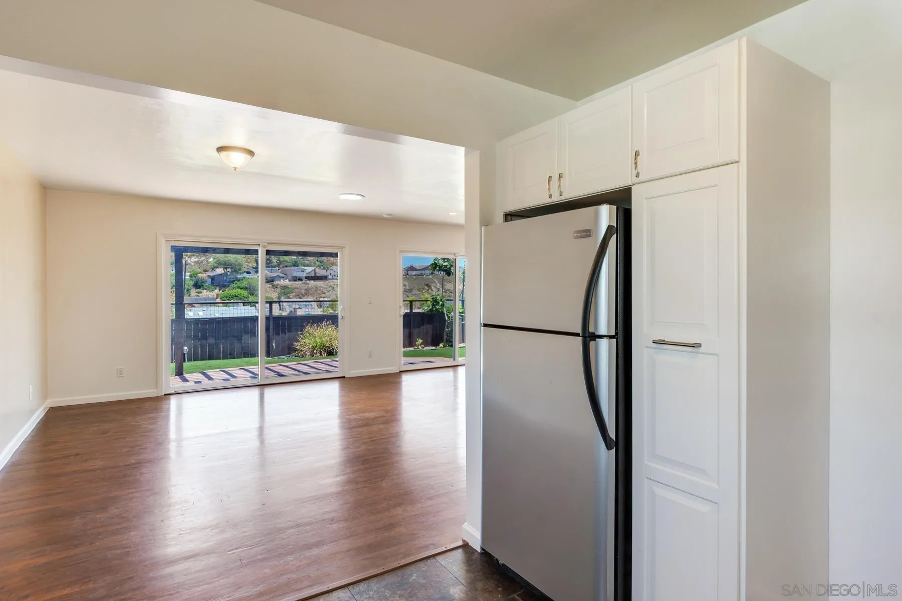 https://cdn.realtyfeed.com/cdn/127/260015230/dfea523d2455c52722bdf4fbc162f7e0.webp