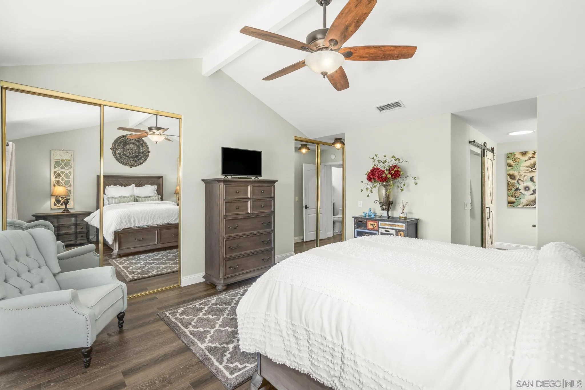 https://cdn.realtyfeed.com/cdn/127/260015235/0e20bba6811a49c40eef6c7e1ae37b36.webp