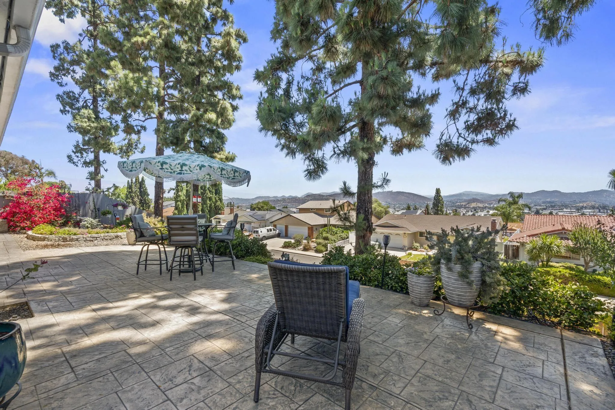 https://cdn.realtyfeed.com/cdn/127/260015235/14f80ff254d46ccf6e7e19ab3754c432.webp