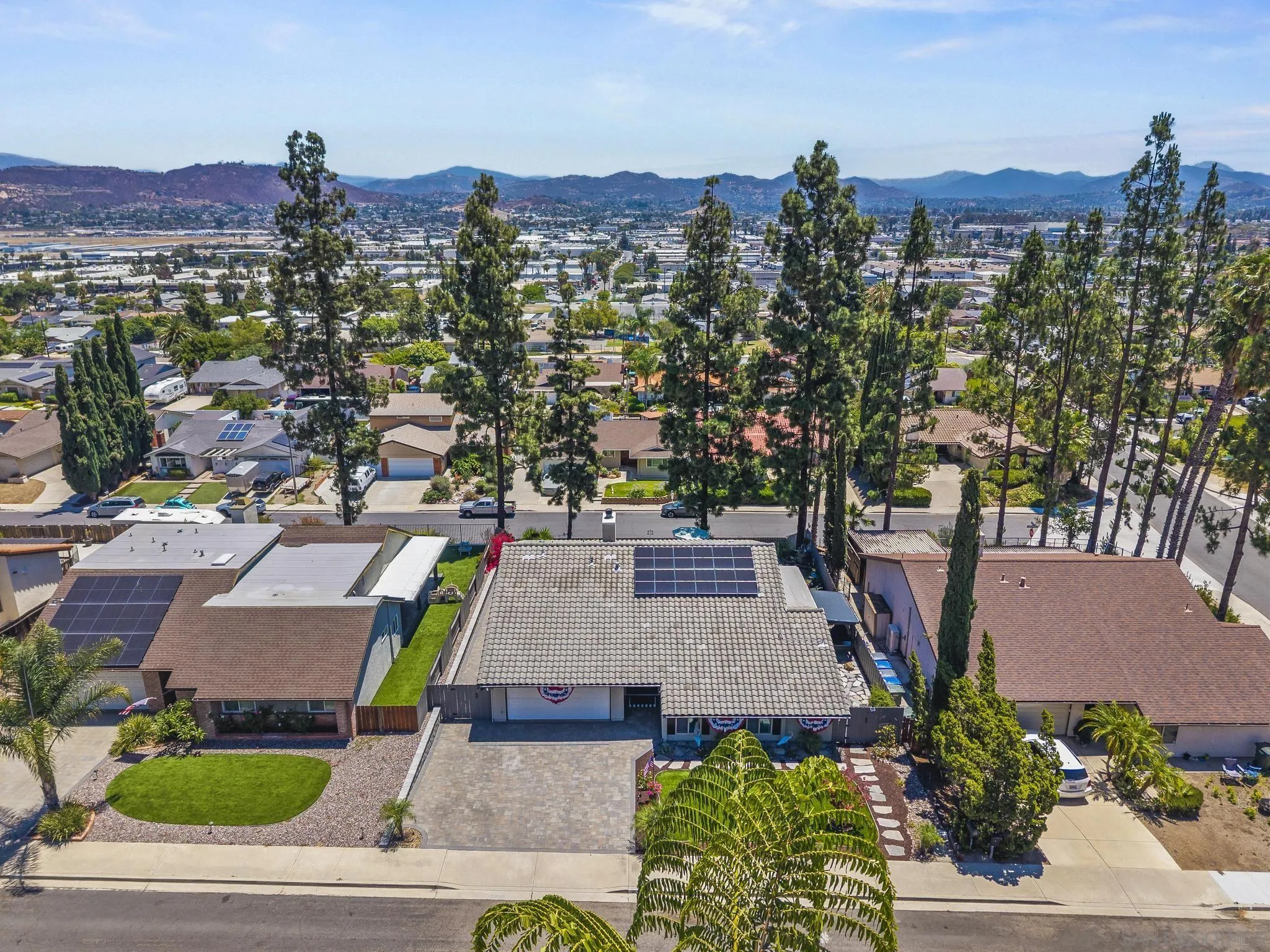 https://cdn.realtyfeed.com/cdn/127/260015235/41d697348cdc0179bc7597d0a3ef7aea.webp
