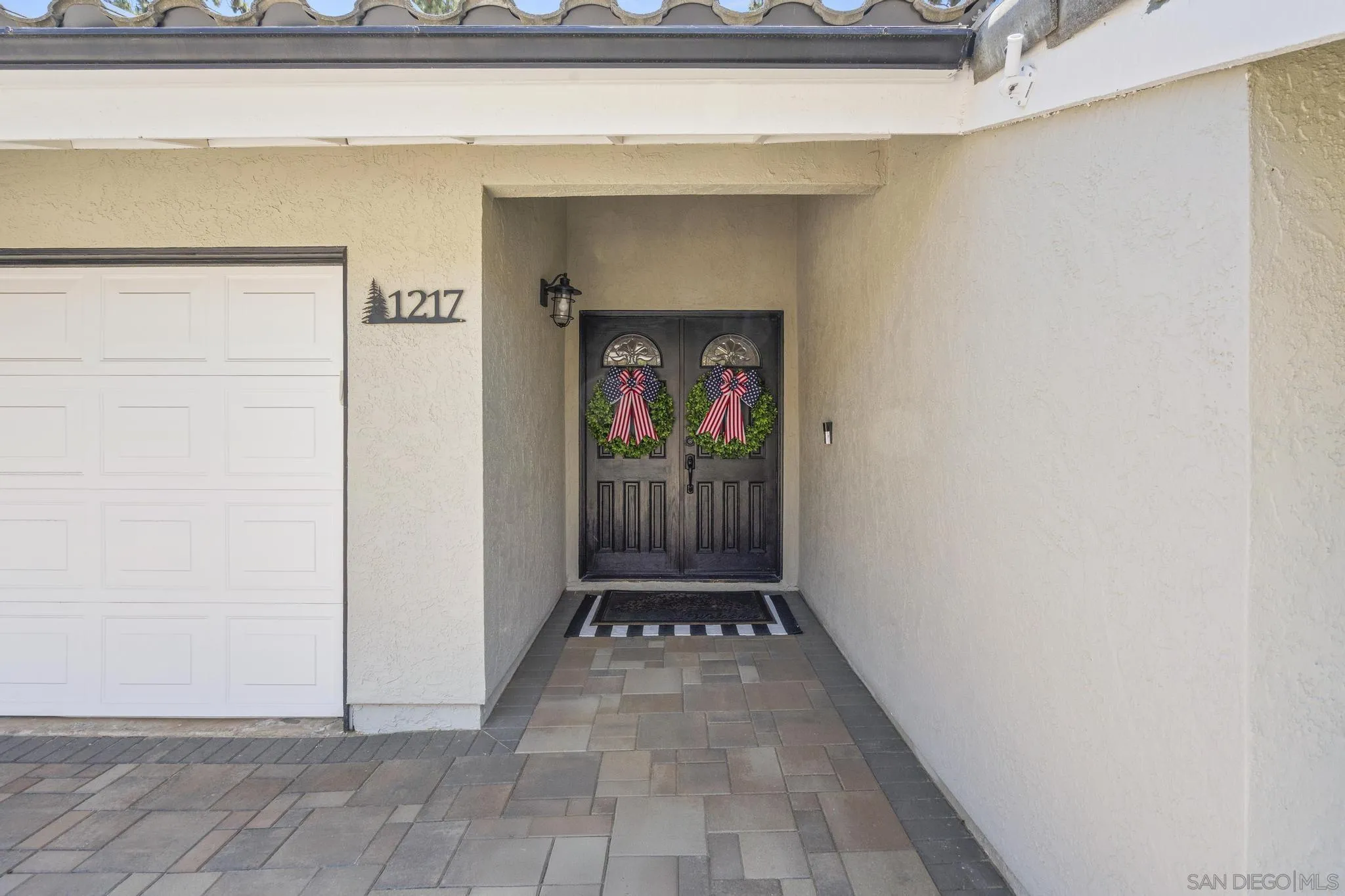 https://cdn.realtyfeed.com/cdn/127/260015235/451a90ae60074fa85c2759fb11aad2d1.webp