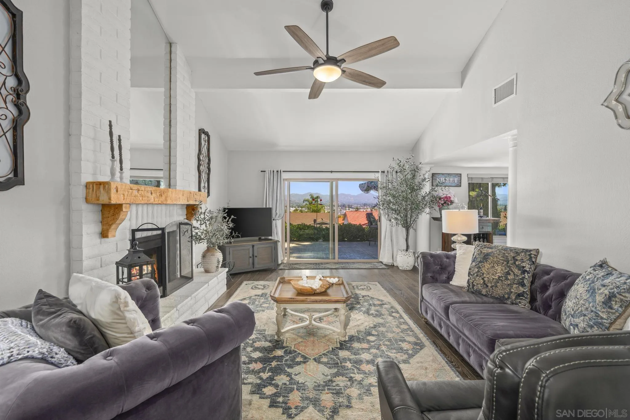 https://cdn.realtyfeed.com/cdn/127/260015235/4bab8d9d0e26ad9a9ae33d0db1681b9e.webp