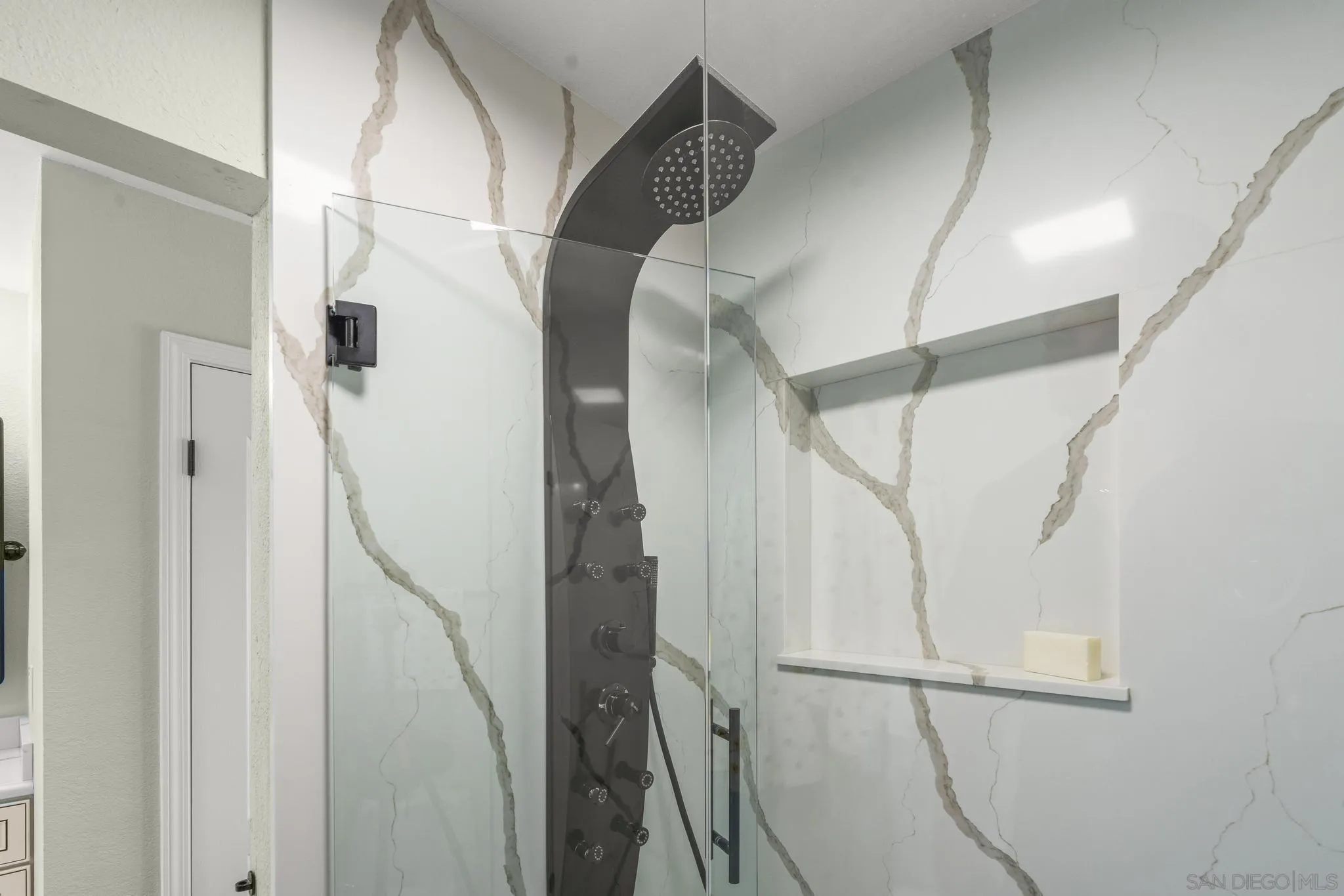 https://cdn.realtyfeed.com/cdn/127/260015235/537337b4f5c91c881a0b3a549661ff20.webp