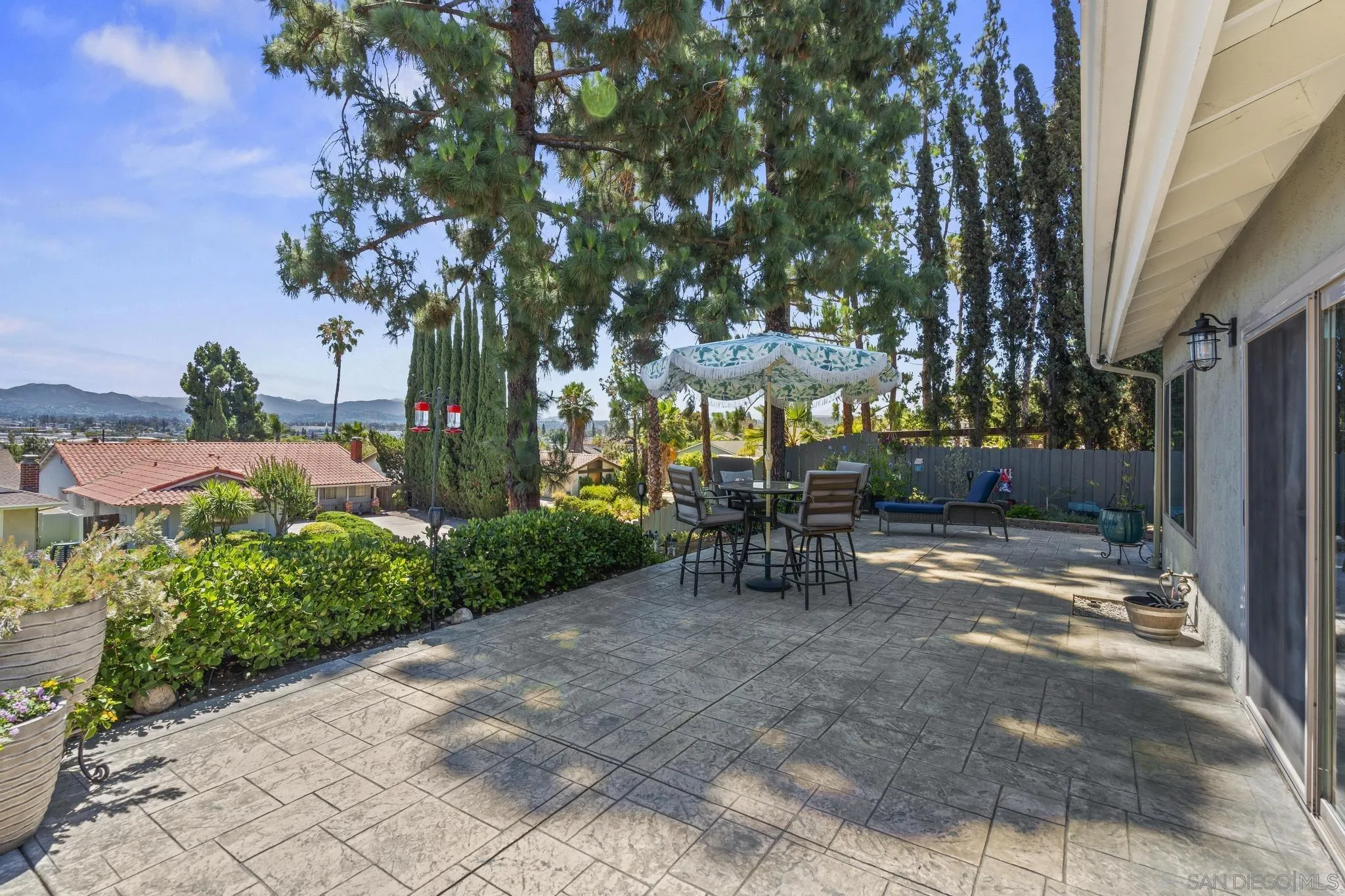 https://cdn.realtyfeed.com/cdn/127/260015235/7dc56cd9d58d6ed5ef1a5ce049078e2d.webp