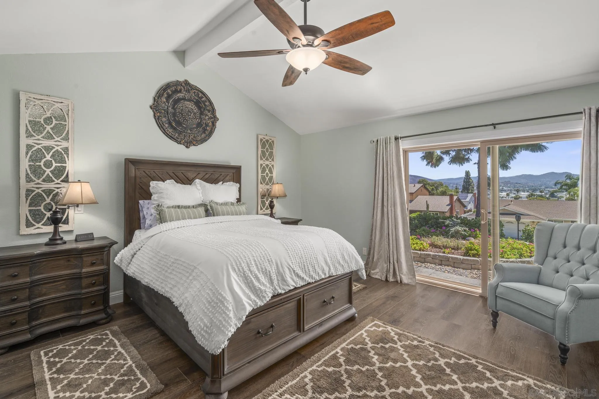 https://cdn.realtyfeed.com/cdn/127/260015235/a19b088e89a7632ebf909a04d3e4920c.webp