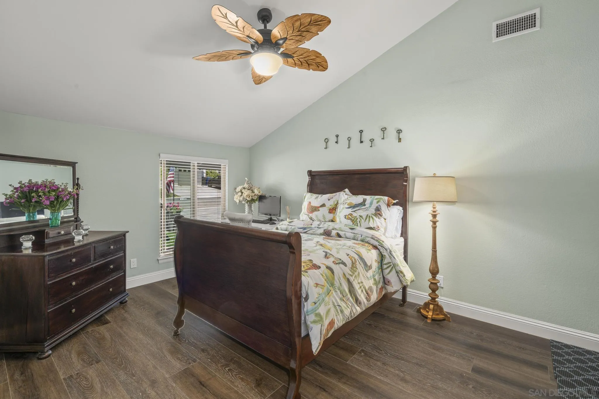 https://cdn.realtyfeed.com/cdn/127/260015235/d3005fa6b4734e52b499377602a268c0.webp
