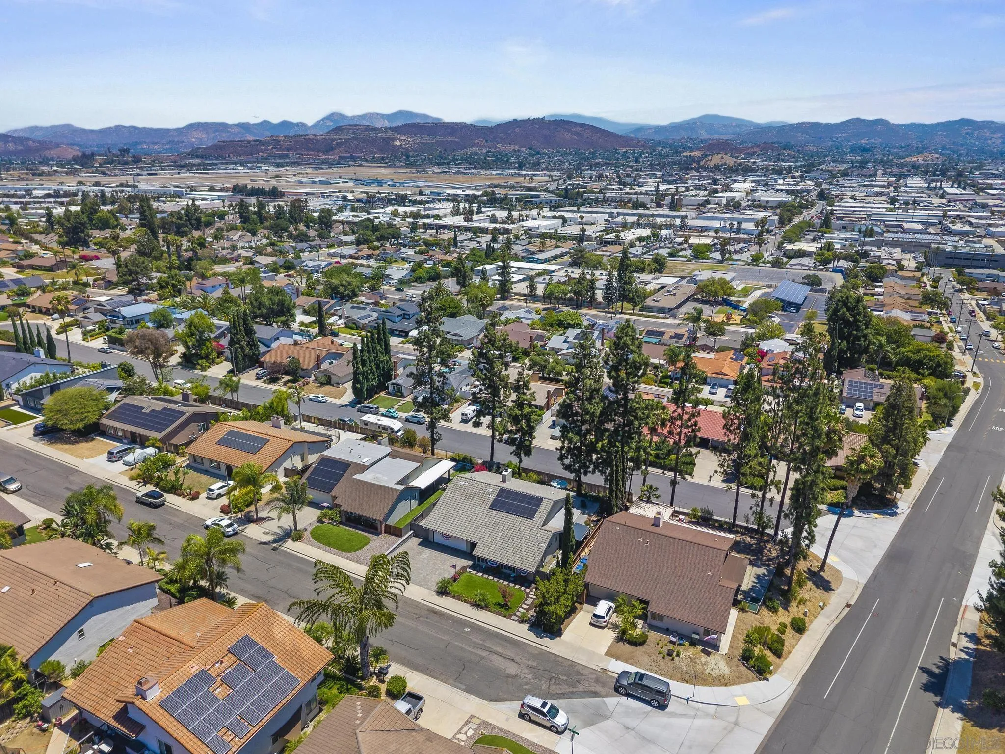 https://cdn.realtyfeed.com/cdn/127/260015235/f4cddfca3d4d7034826f9b76b4defa4c.webp