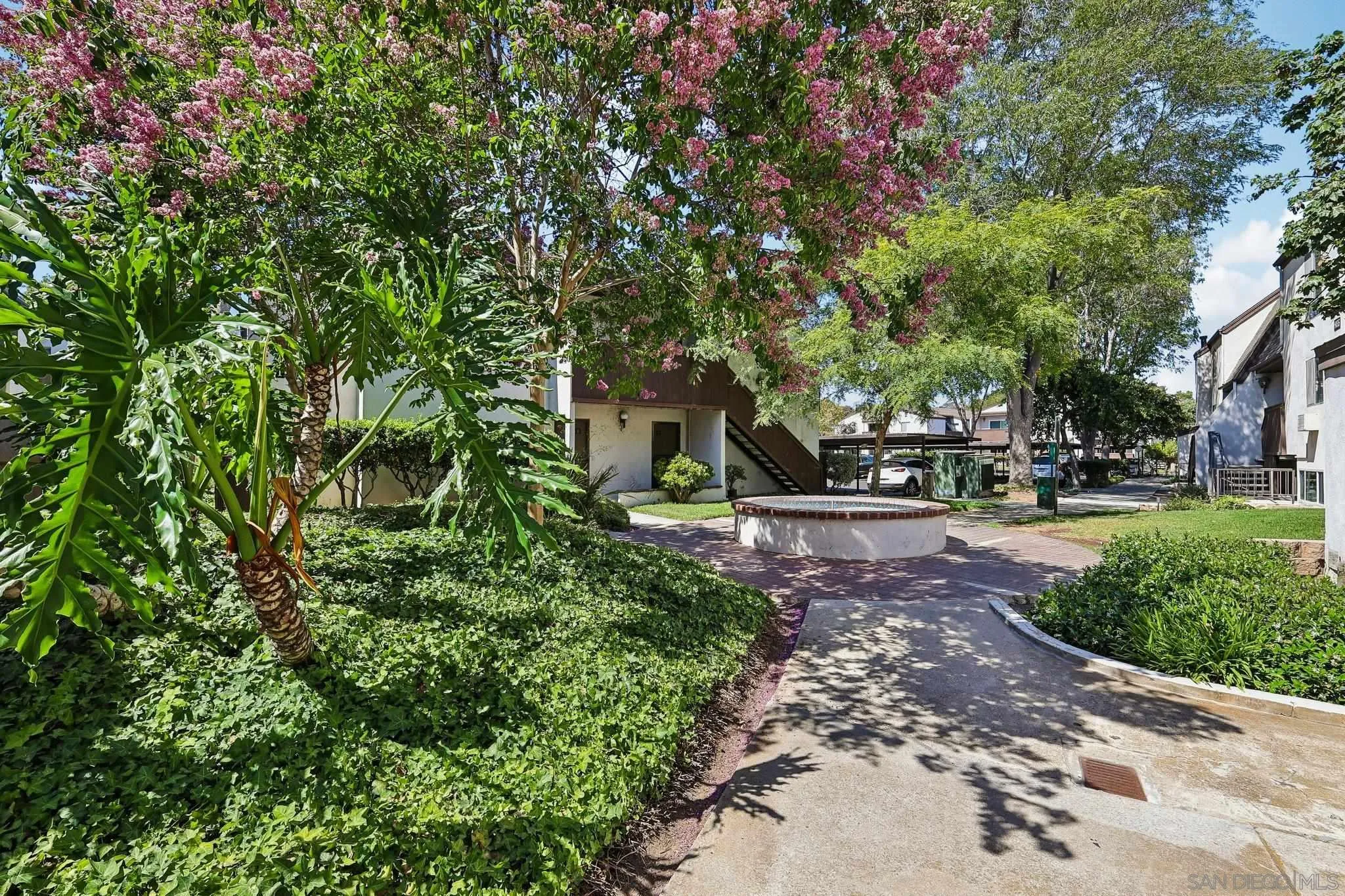 https://cdn.realtyfeed.com/cdn/127/260015236/072a42b754919107dce32e53f2ccf191.webp