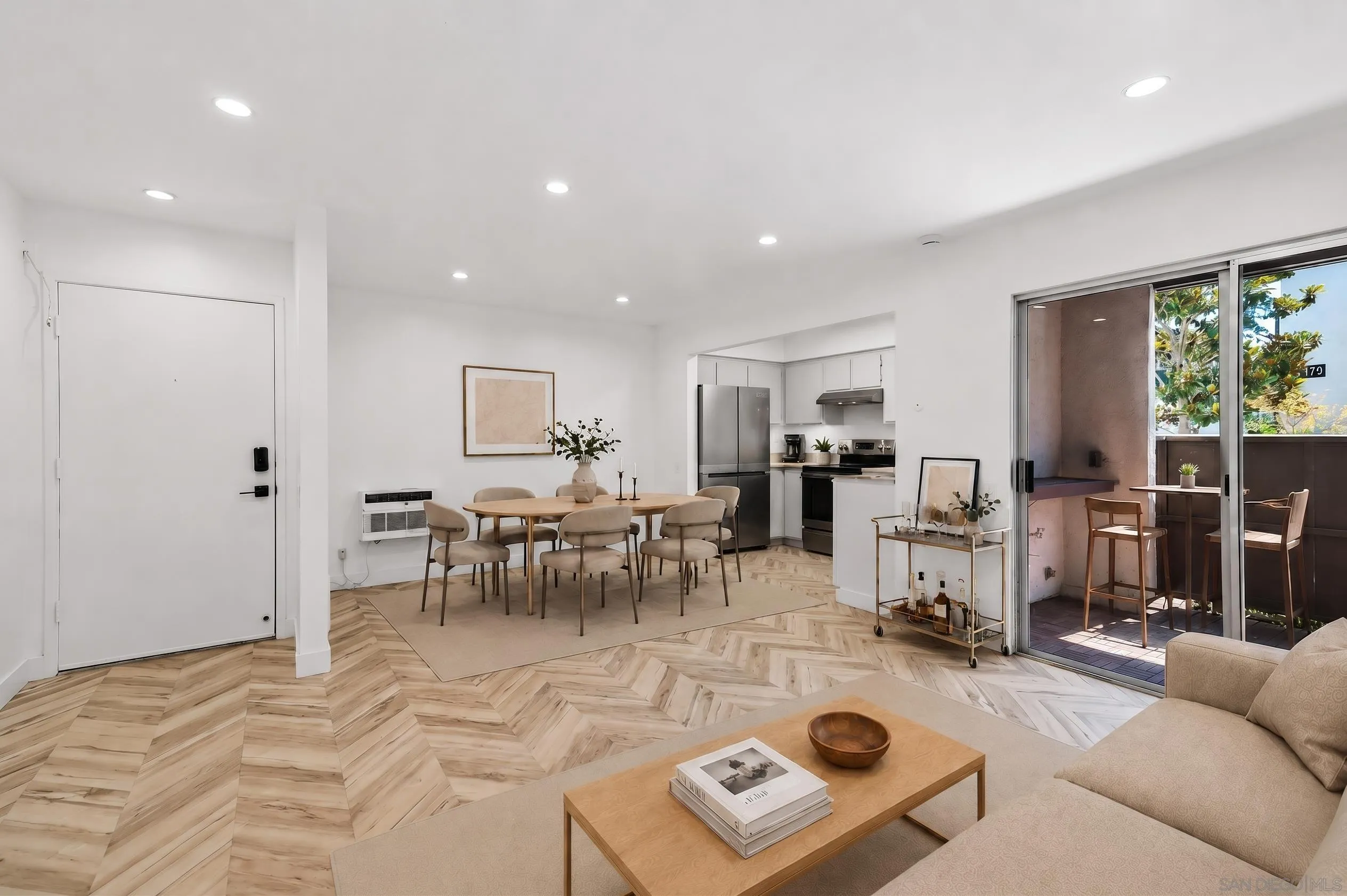 https://cdn.realtyfeed.com/cdn/127/260015236/6c0de6dbe65bc3f02b470955522b4f1e.webp