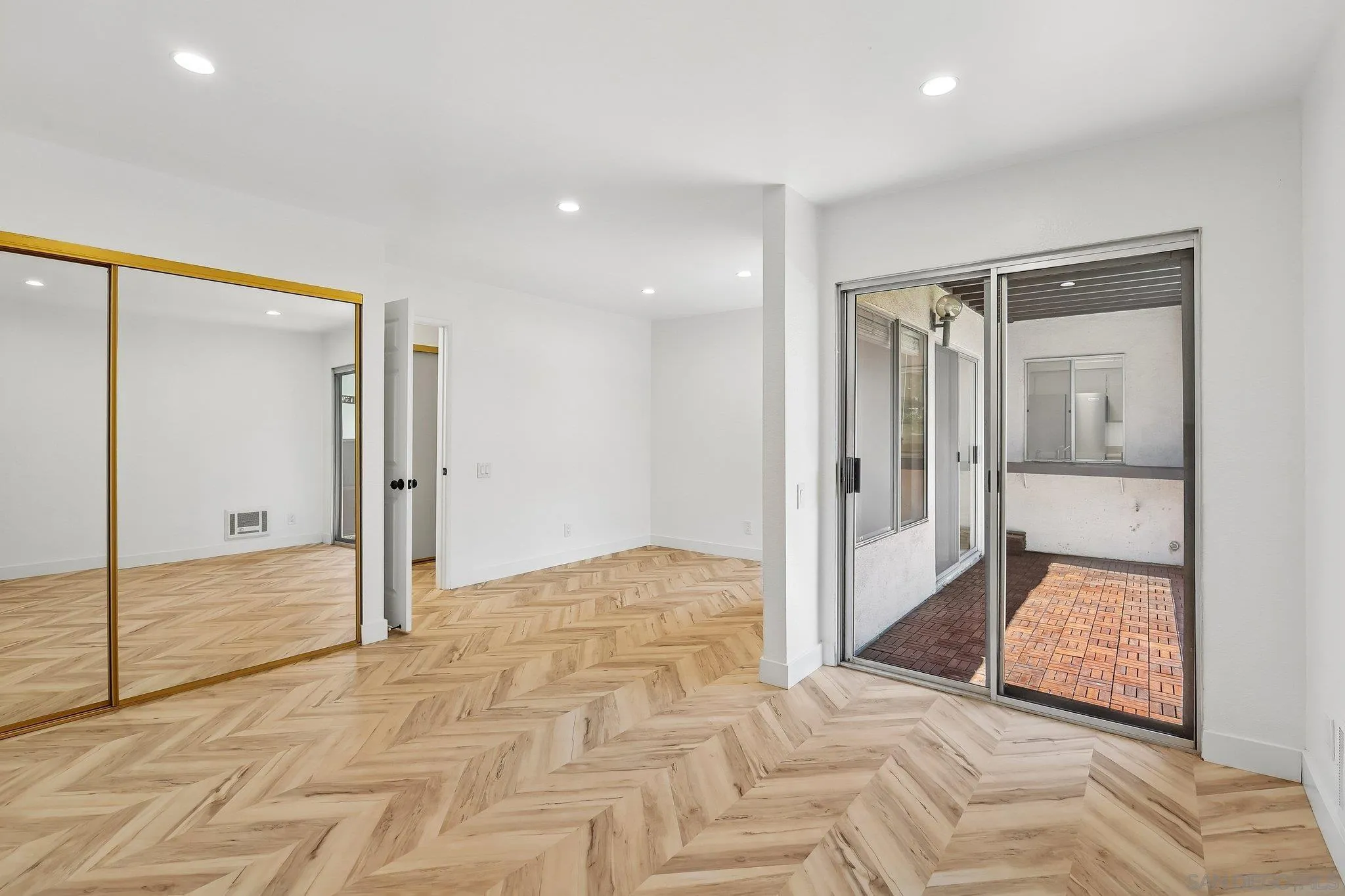 https://cdn.realtyfeed.com/cdn/127/260015236/9717975115018ab4f3ba8374280daa8e.webp