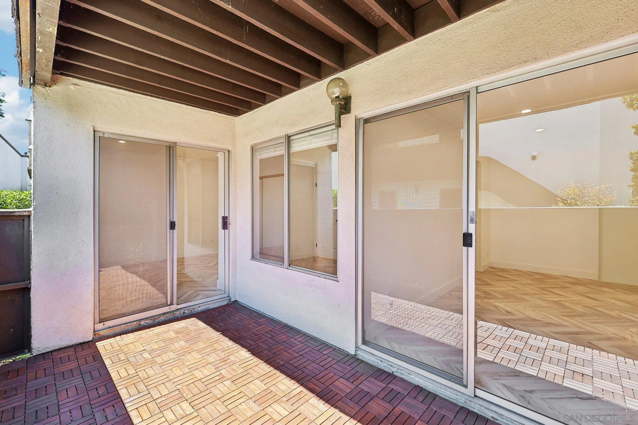 https://cdn.realtyfeed.com/cdn/127/260015236/f4a8df5884cefc41399a081e6f5f953c.webp
