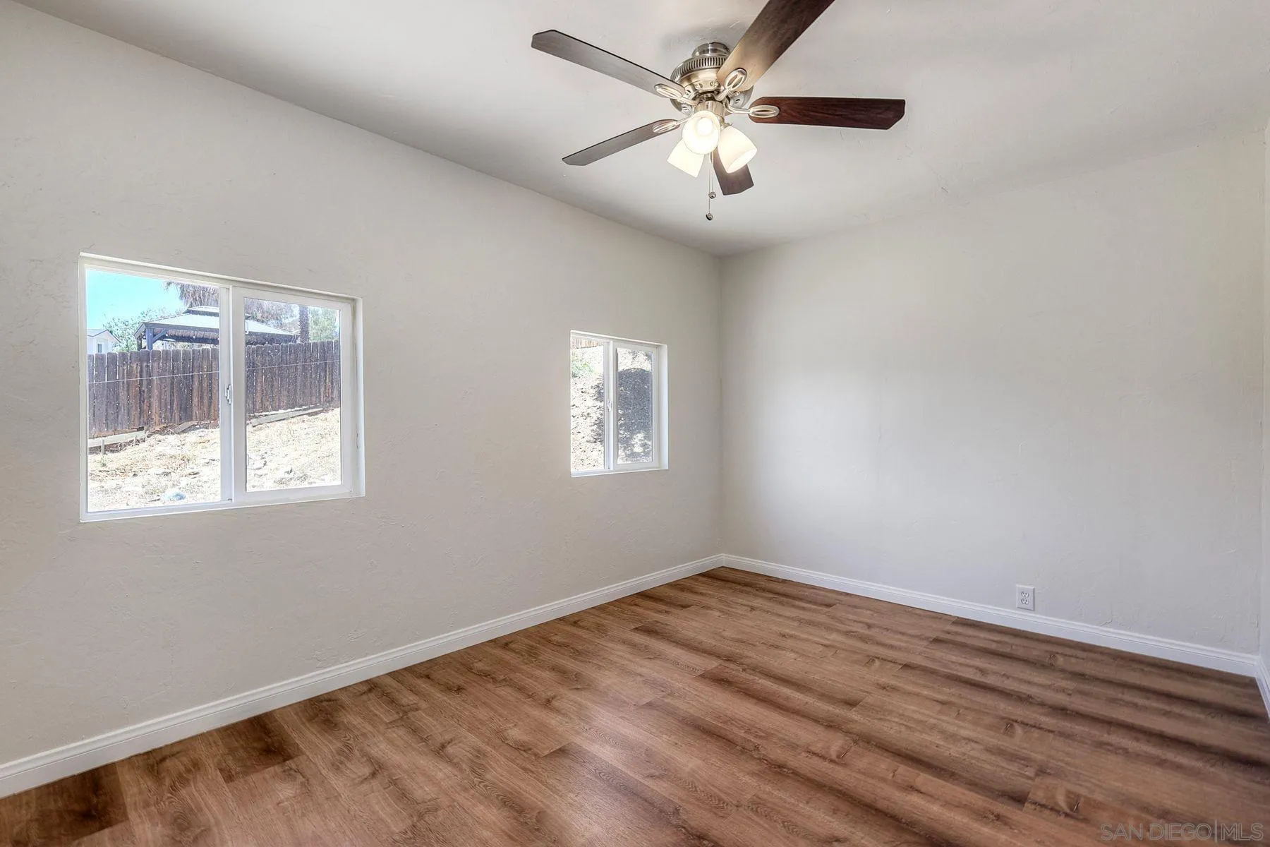 https://cdn.realtyfeed.com/cdn/127/260015237/57c55cd5b41180724a311b647e9f803c.webp