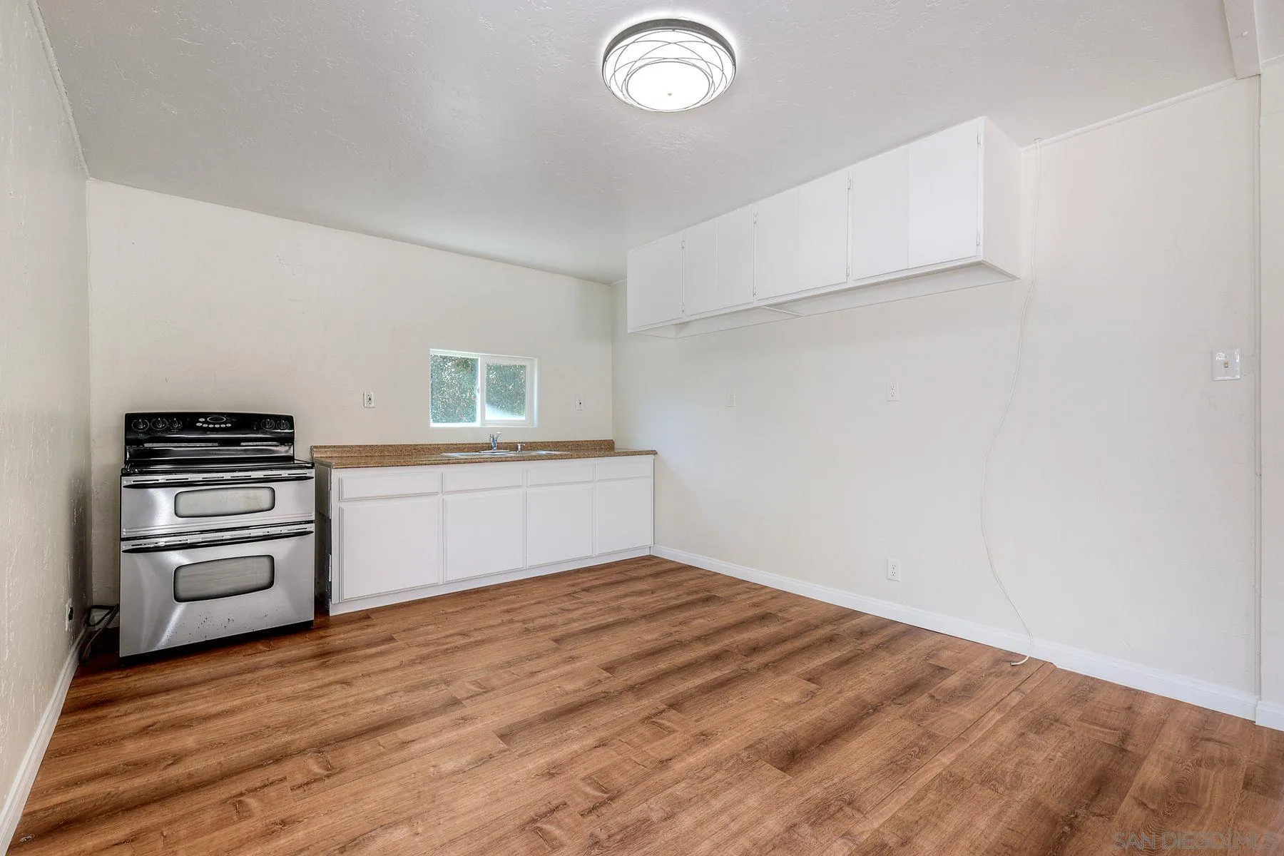 https://cdn.realtyfeed.com/cdn/127/260015237/621fb361b311995a1093c360f5aabd46.webp