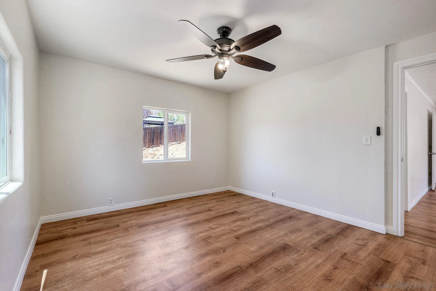 https://cdn.realtyfeed.com/cdn/127/260015237/7bc952d5b1b2bab38bcf9d2131dbe7bc.webp