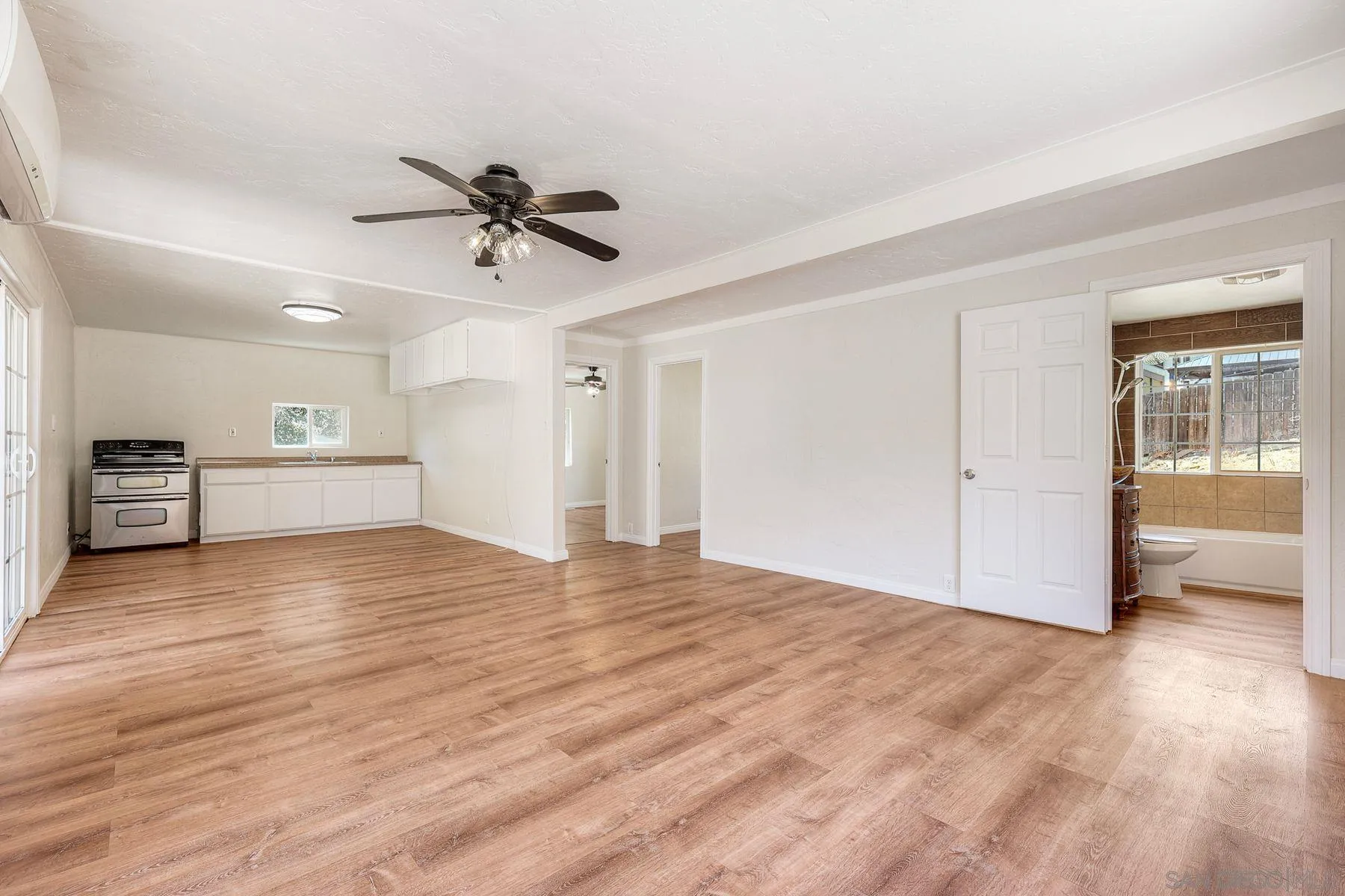 https://cdn.realtyfeed.com/cdn/127/260015237/9b733c795dbd2a8562a66a0aa8e98616.webp
