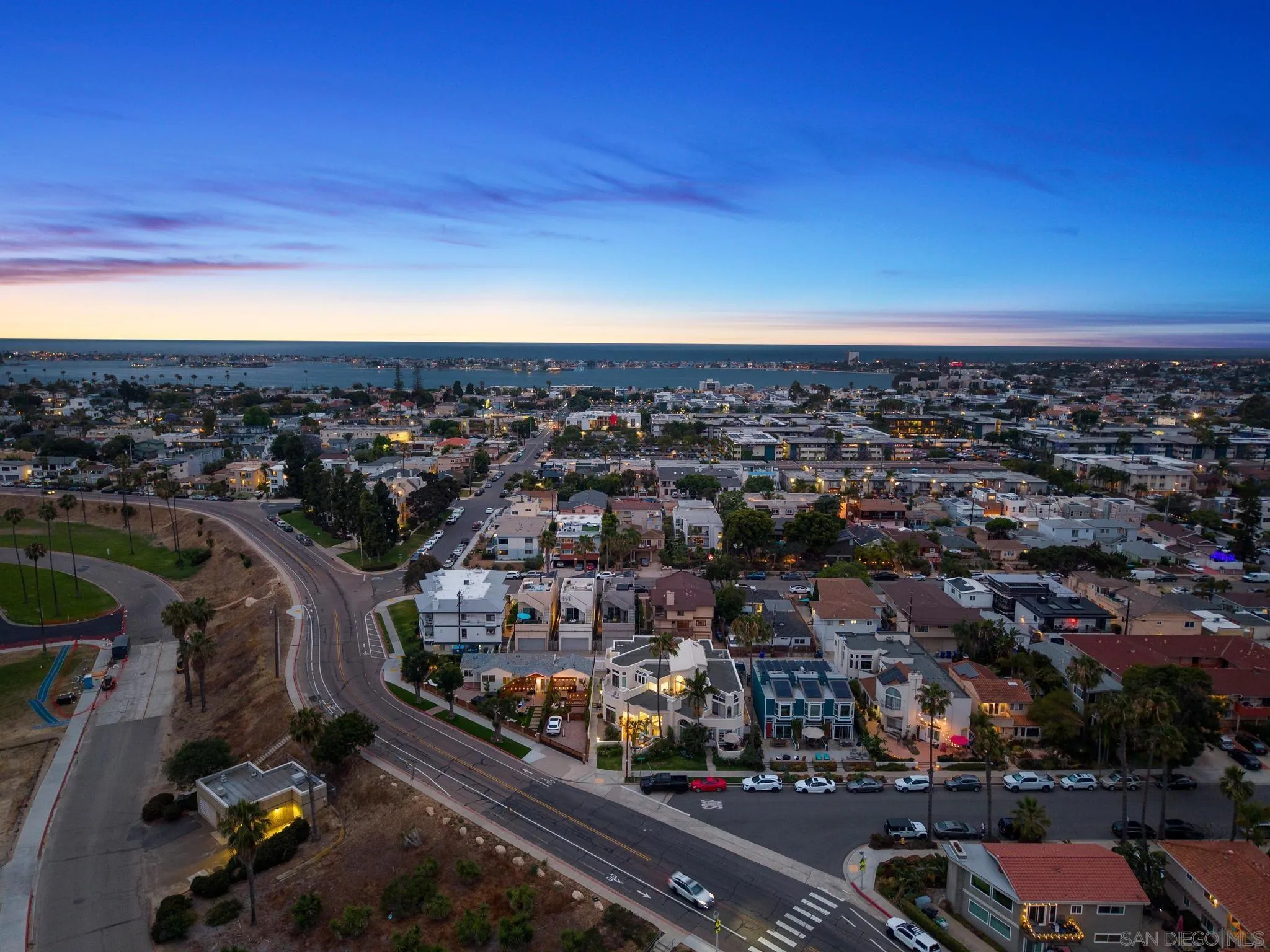 https://cdn.realtyfeed.com/cdn/127/260015240/045e4b250811d0d1ac3ffb0f91252007.webp