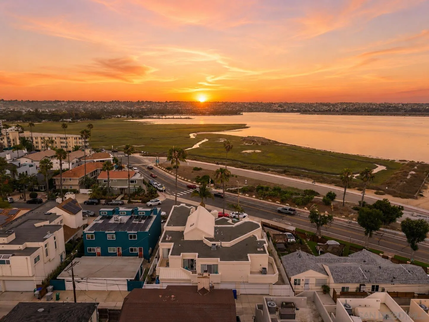 https://cdn.realtyfeed.com/cdn/127/260015240/116ce3b0718826b67ad0b440c6bec799.webp